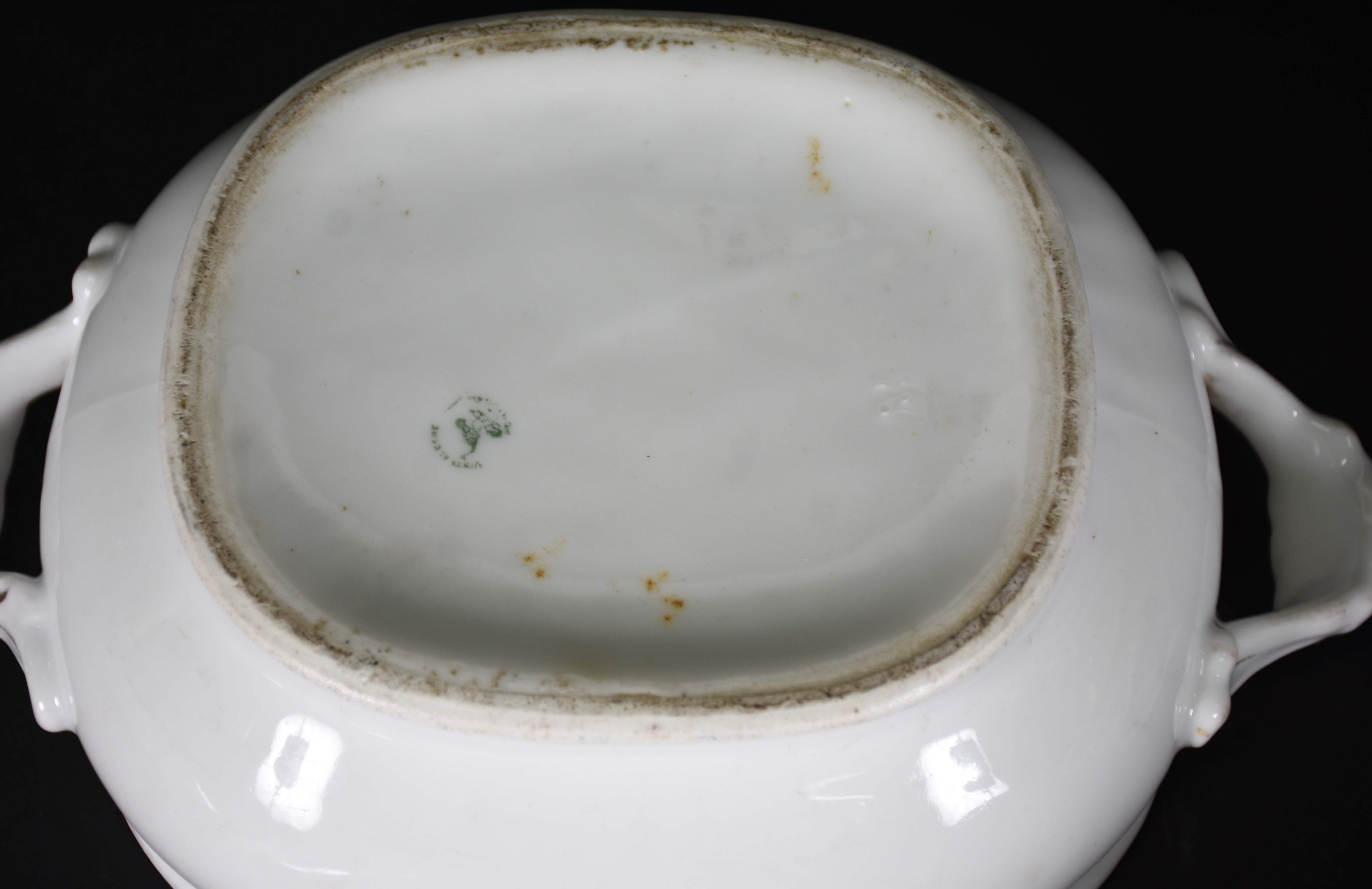 Três sopeiras de porcelana Vista alegre com tampa. - foto 4 de 4