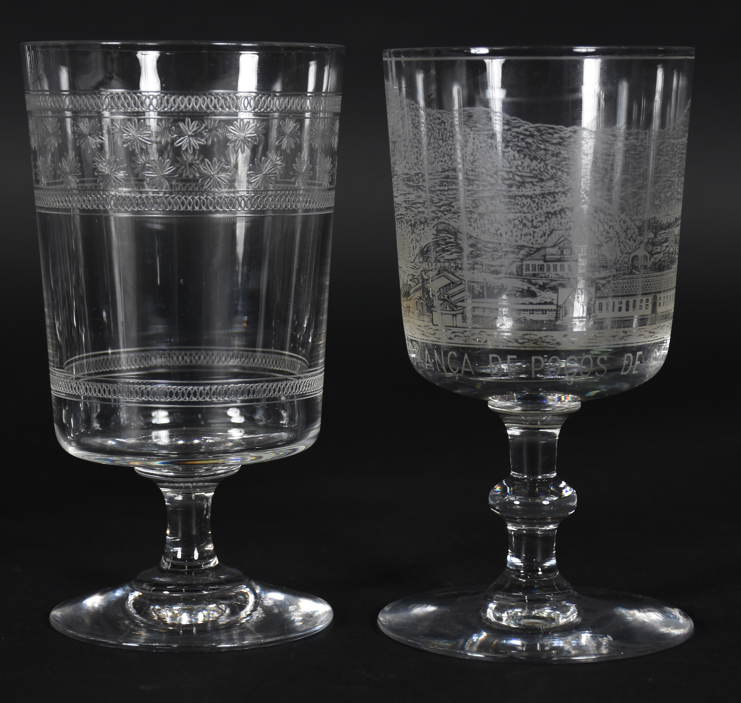 Seis cálices de cristal lavrado com guirlandas e 1 com a inscrição... - foto 5 de 5