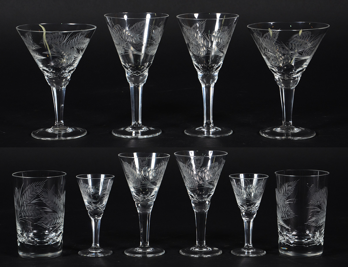 Serviço de cristal lapidado com folhas de trigo , sendo: 6 taças para...