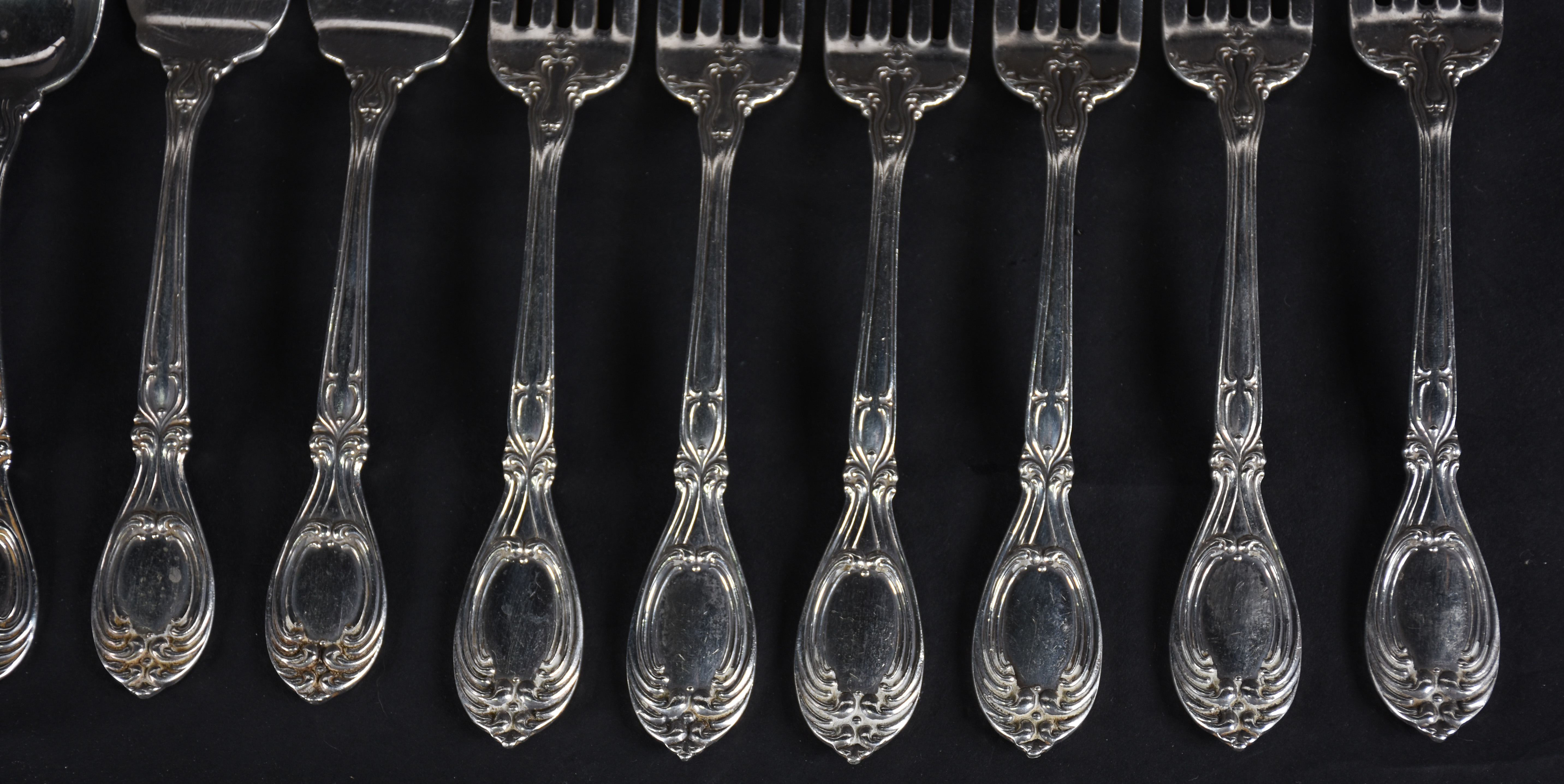 Conjunto de talheres de prata Sterling, composto de 21 peças. Peso... - foto 2 de 4