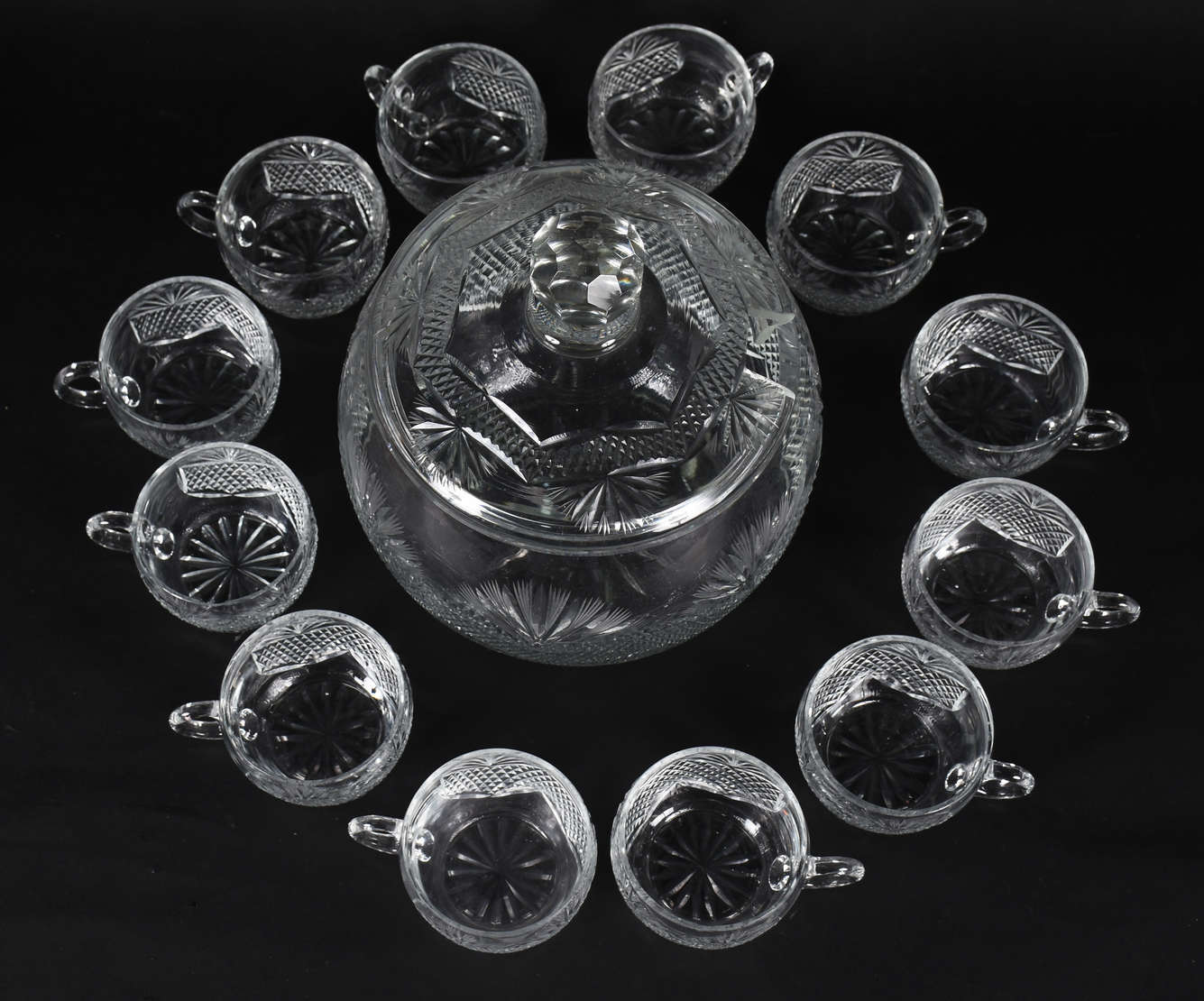Grande bowl com tampa e 12 canecas de cristal lapidado para salada de... - foto 3 de 5
