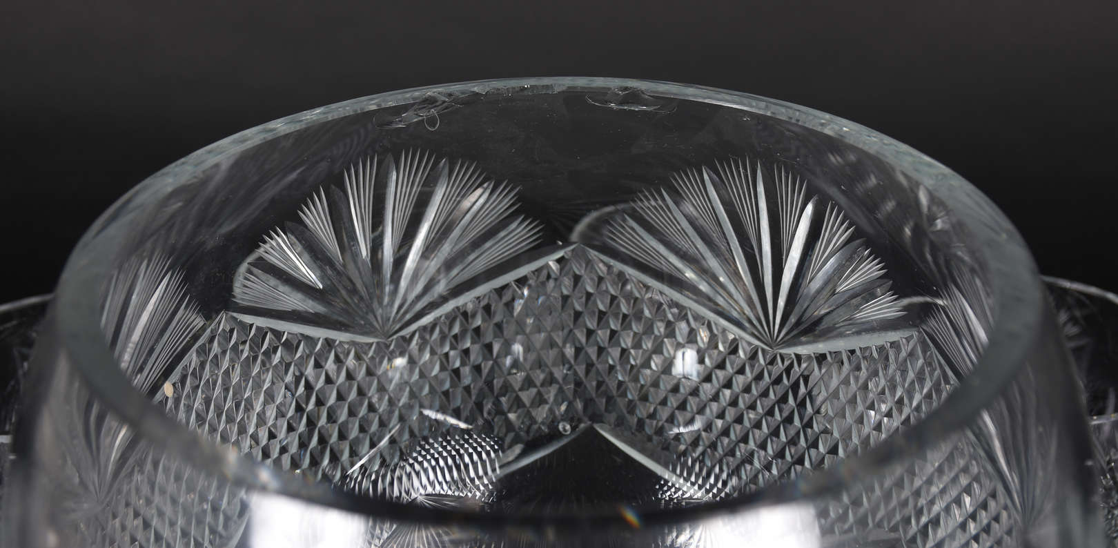 Grande bowl com tampa e 12 canecas de cristal lapidado para salada de... - foto 5 de 5