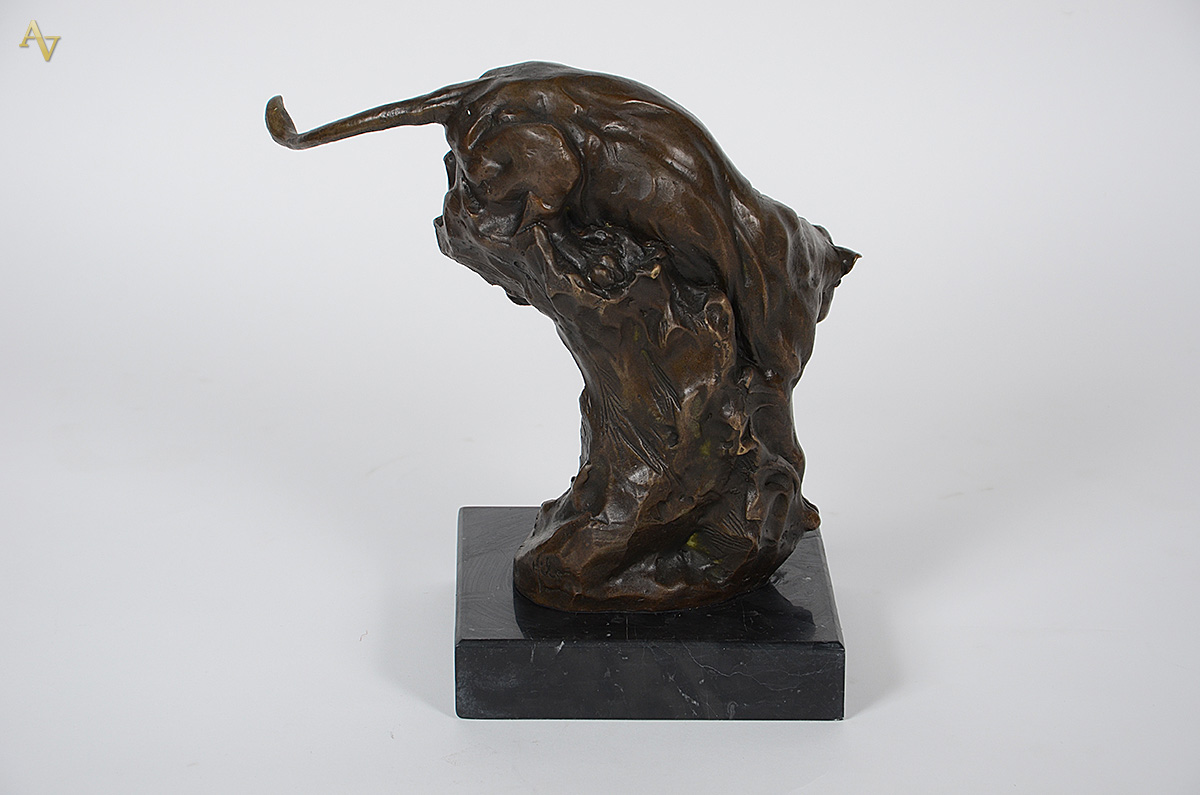 MILO - Escultura de bronze em forma de leopardo com base de mármore... - foto 2 de 3