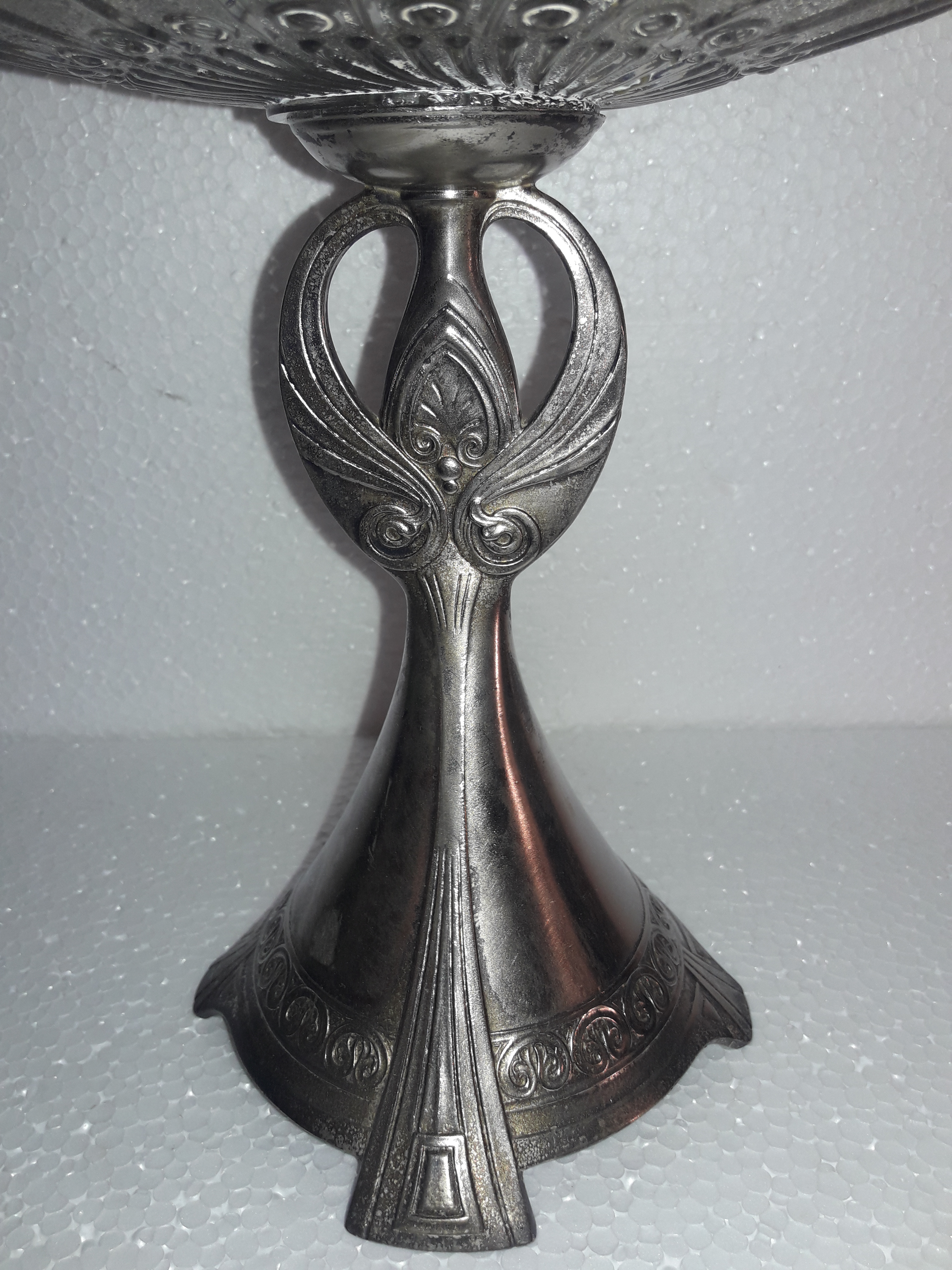 Fruteira “corbeille” – Montagem em “silver plate” alemão WMF com... - foto 3 de 3