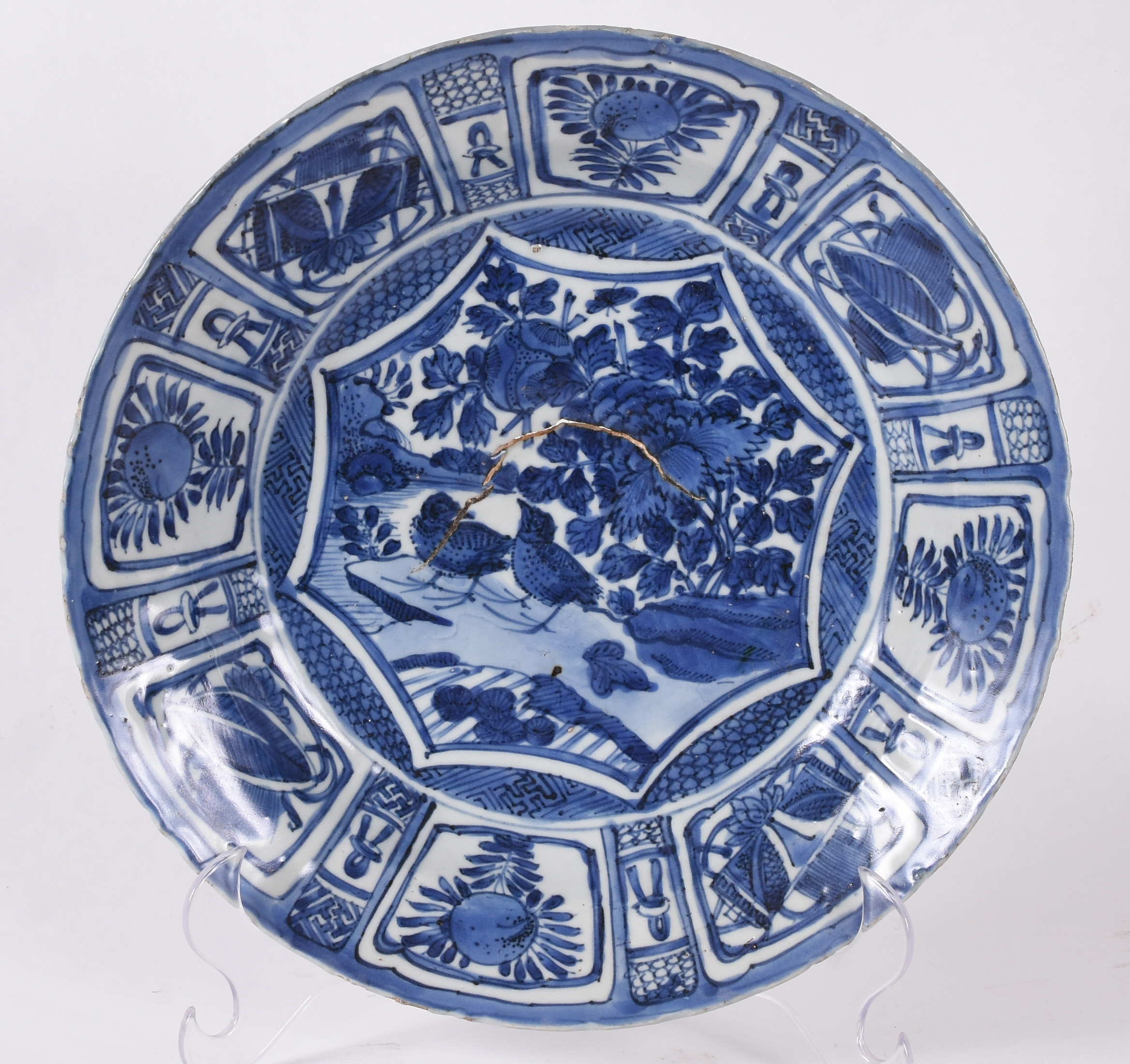Dinastia Ming – Prato – Porcelana chinesa – Decoração azul cobalto e... - foto 1 de 4