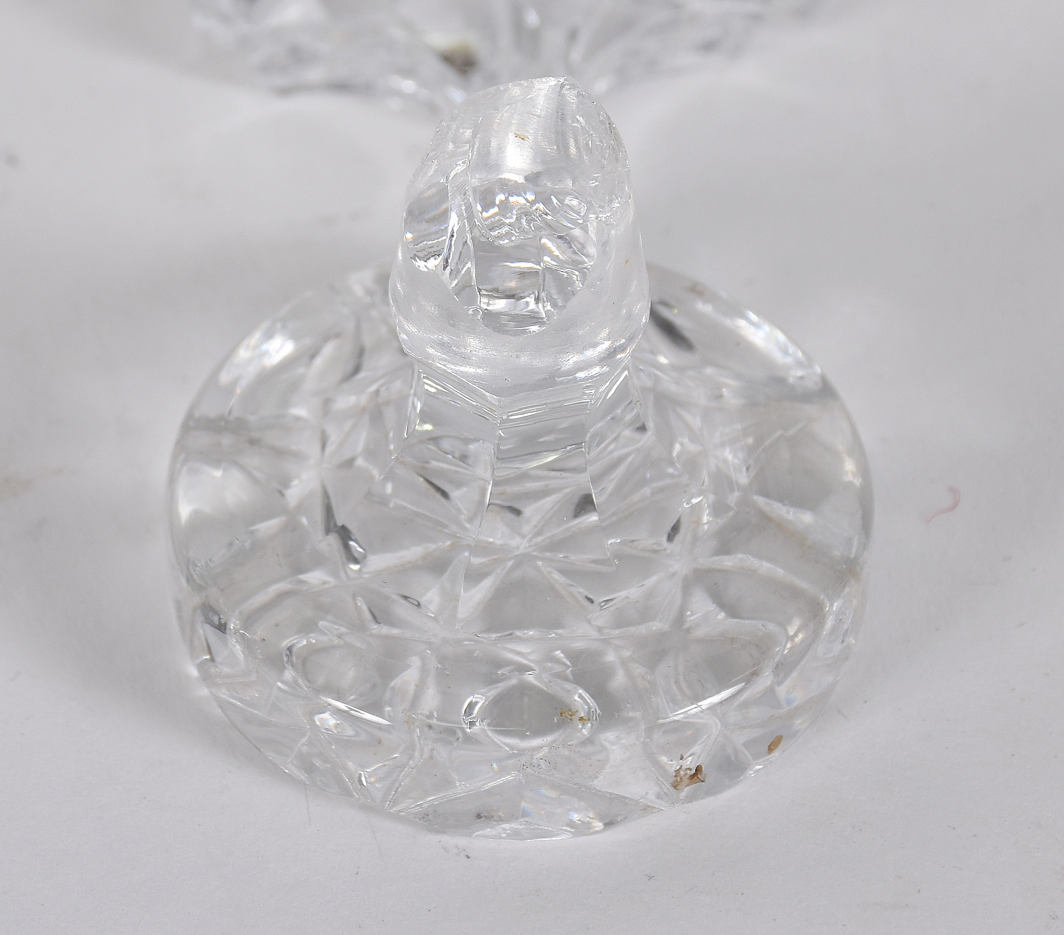 Três peças de cristal para toillete ( Tampa com lascado interno ) - foto 4 de 5