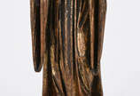 Belíssima Imagem de madeira ricamente trabalhad... - Belíssima Imagem de madeira ricamente trabalhada em dourado, representando Santa com crucifixo na mão direita, sobre pedestal. Acompanha resplen...