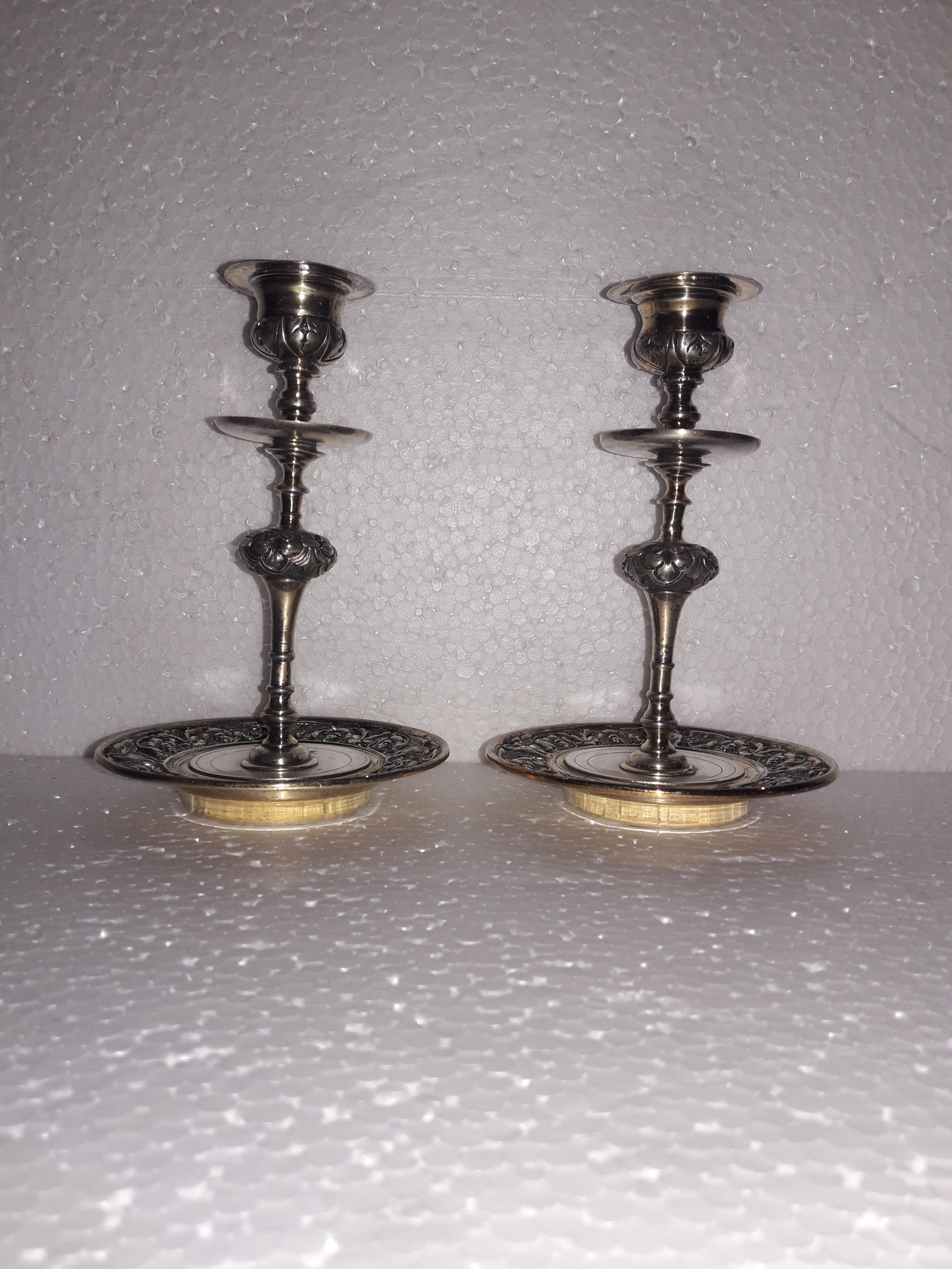 Par de castiçais – Prata portuguesa contrastada - Decoração com... - foto 1 de 2