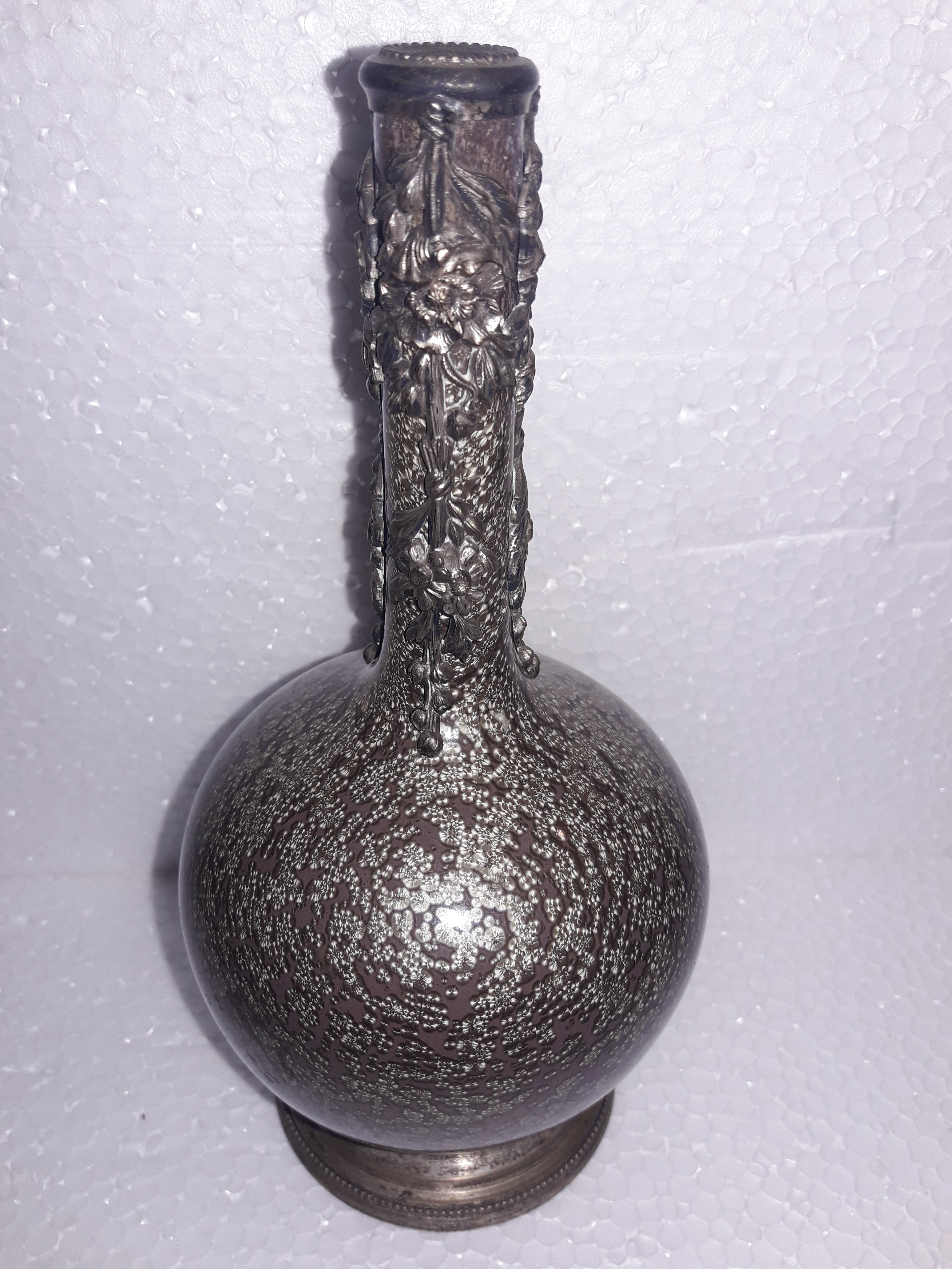 Par de vasinhos – Vidro de Murano – Decoração em tom escuro com... - foto 2 de 2