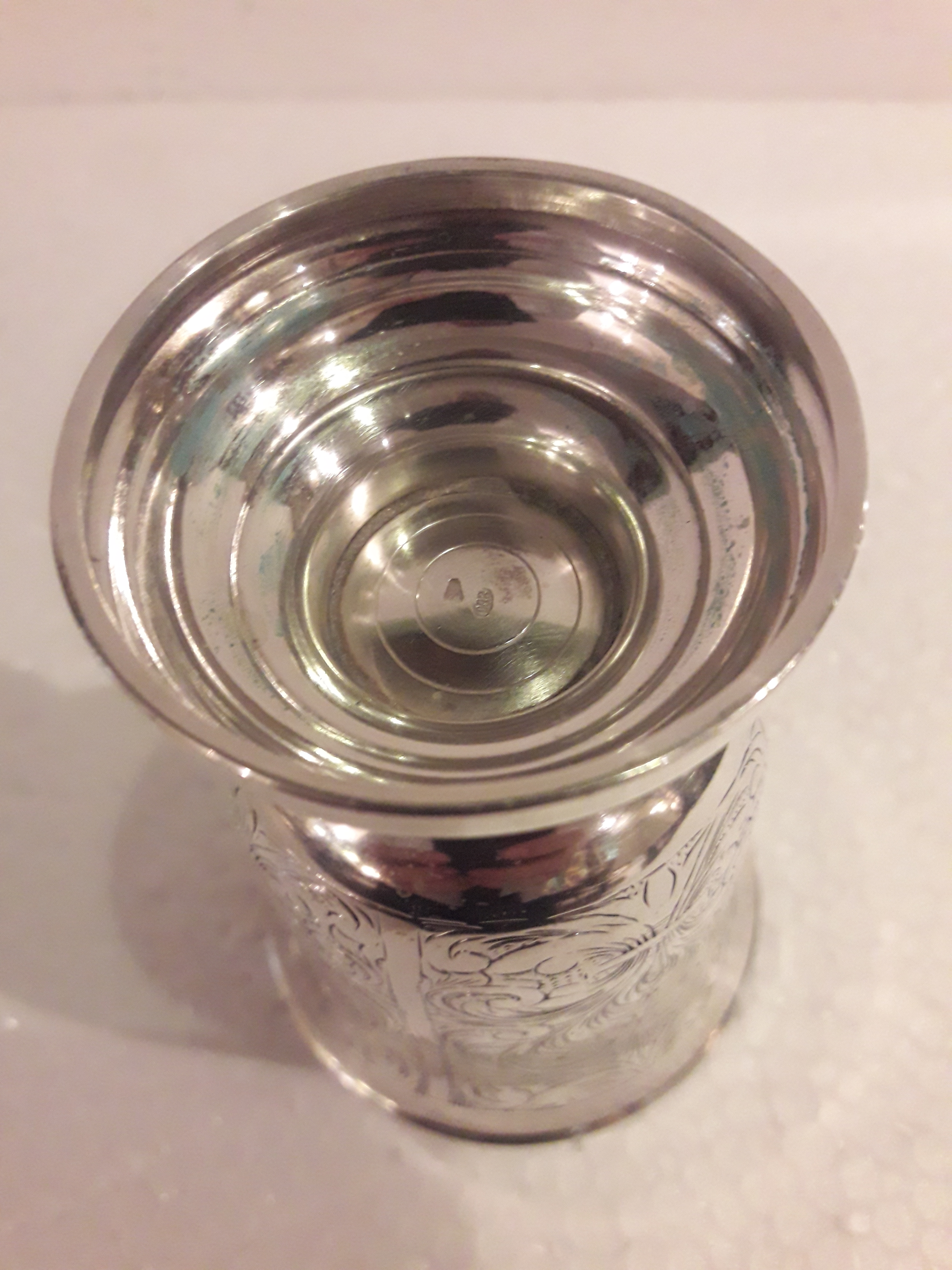 Copo de pé baixo – Prata europeia 800 mls – Decoração em cavo com... - foto 2 de 2