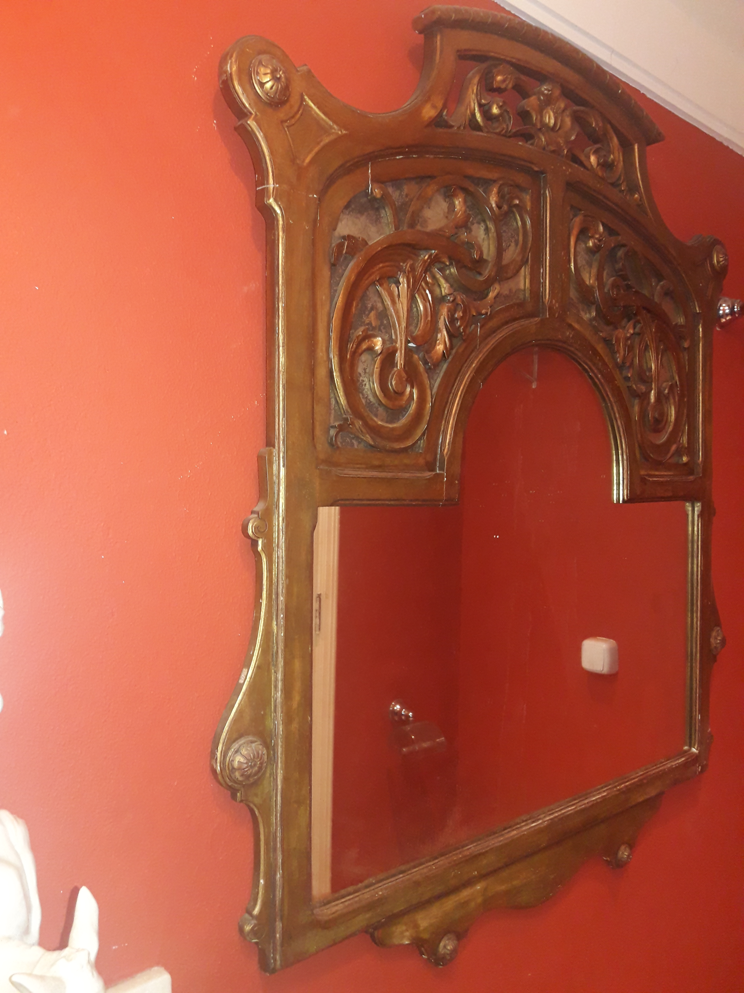 Espelho “Art Nouveau” – Madeira entalhada e dourada – Decoração... - foto 1 de 3