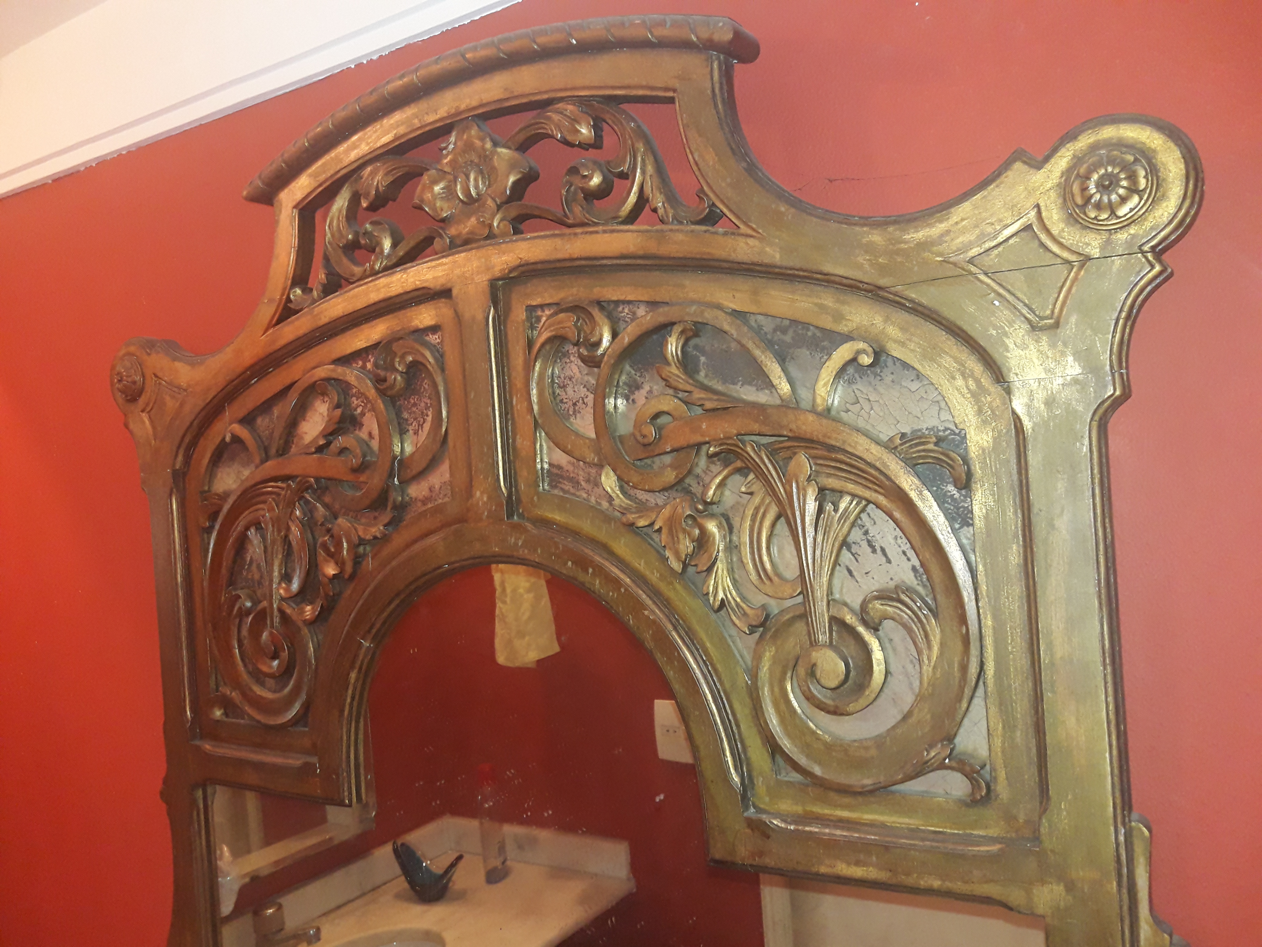 Espelho “Art Nouveau” – Madeira entalhada e dourada – Decoração... - foto 2 de 3