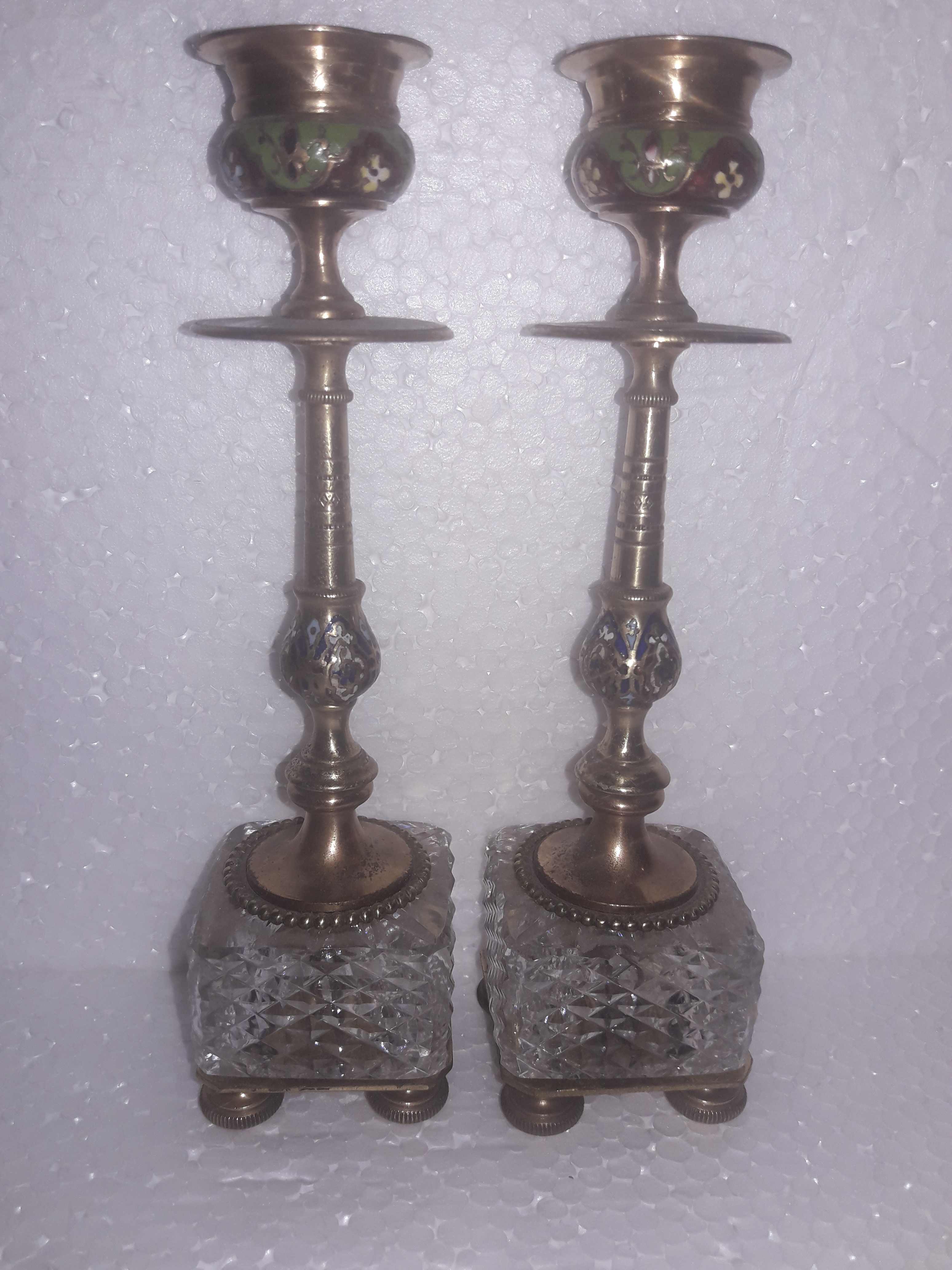Par de castiçais - Metal dourado – Decoração com base em cristal bico... - foto 1 de 2