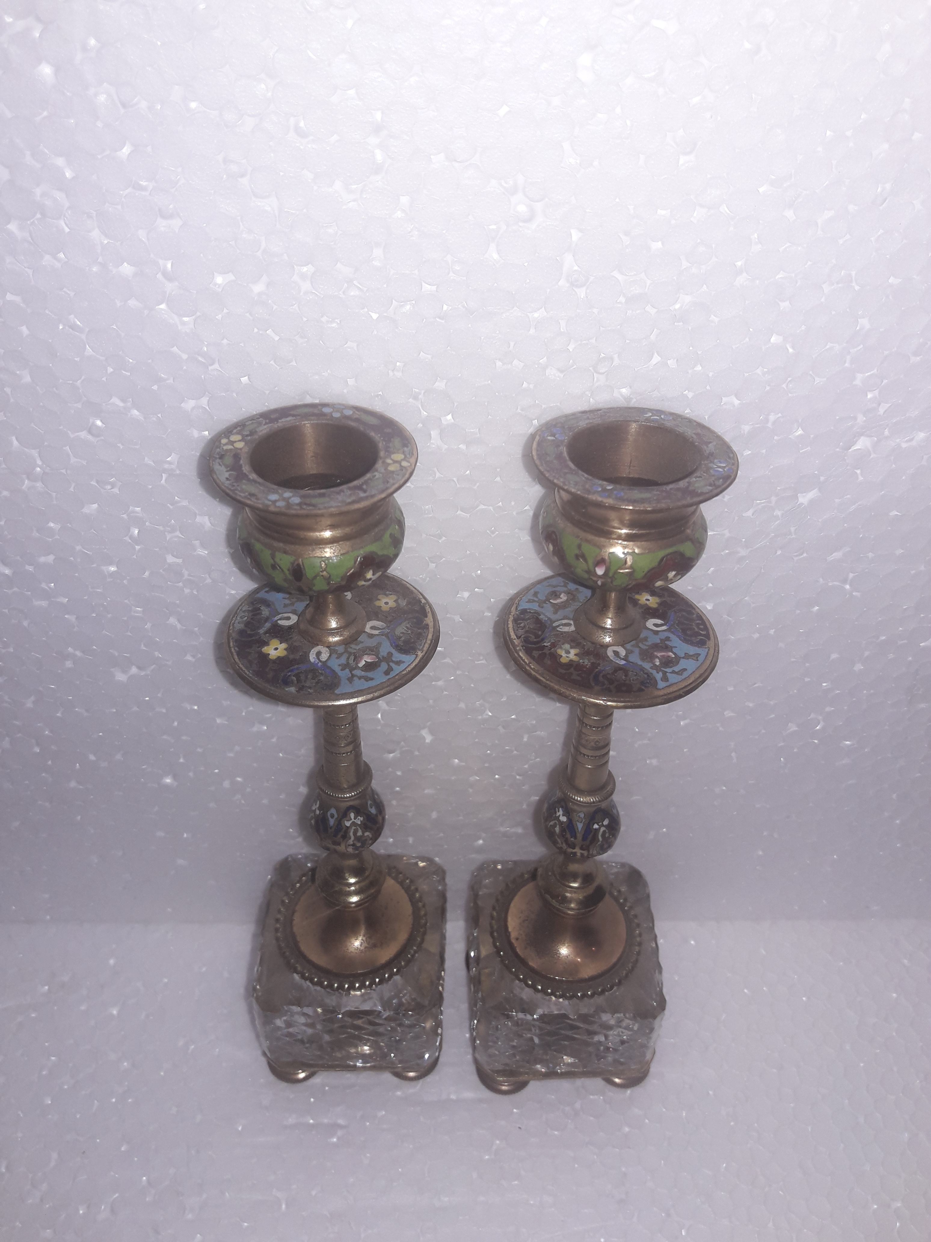 Par de castiçais - Metal dourado – Decoração com base em cristal bico... - foto 2 de 2