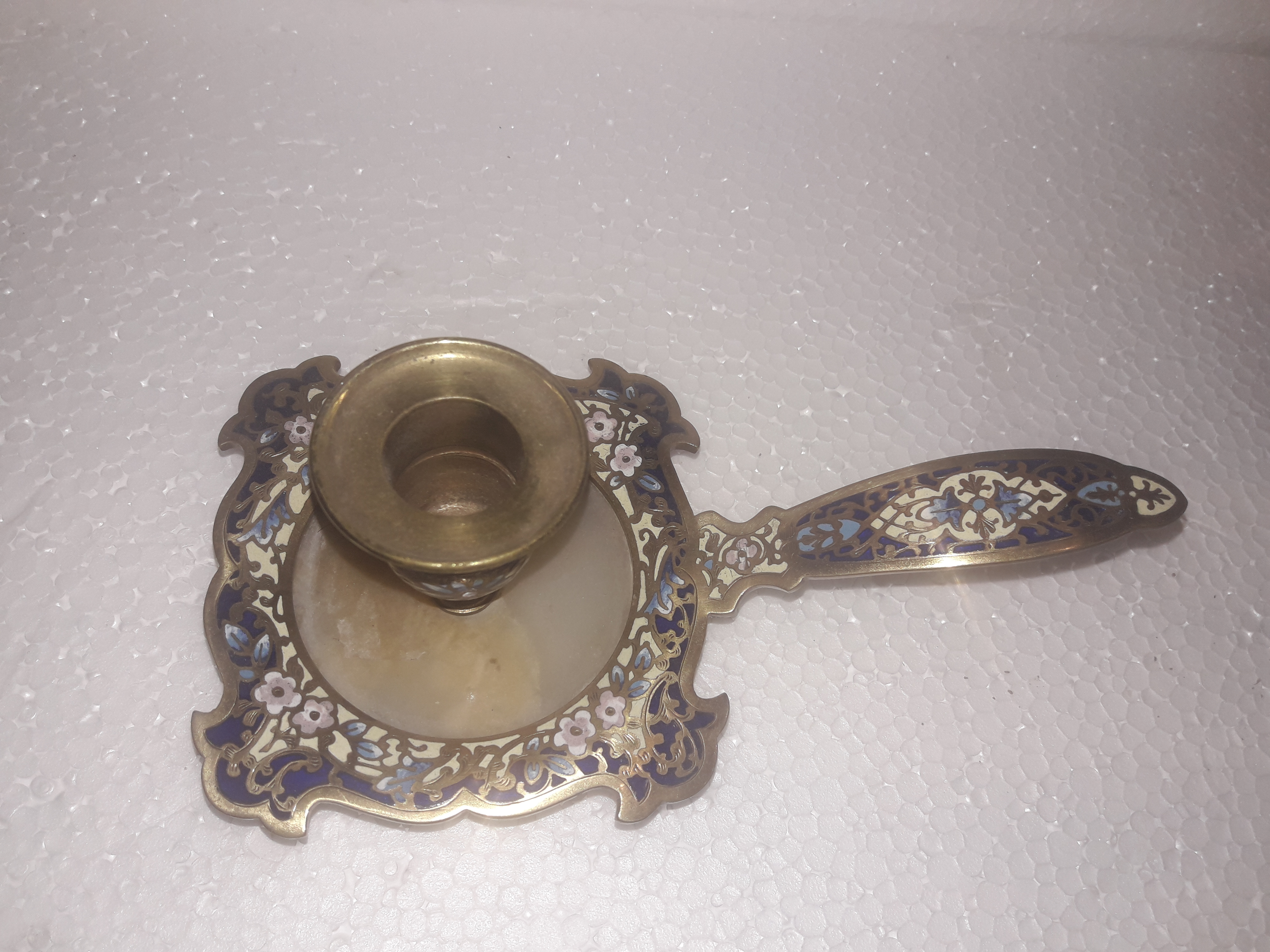 Palmatória com cabo longo – Metal dourado – Decoração em esmalte... - foto 1 de 2