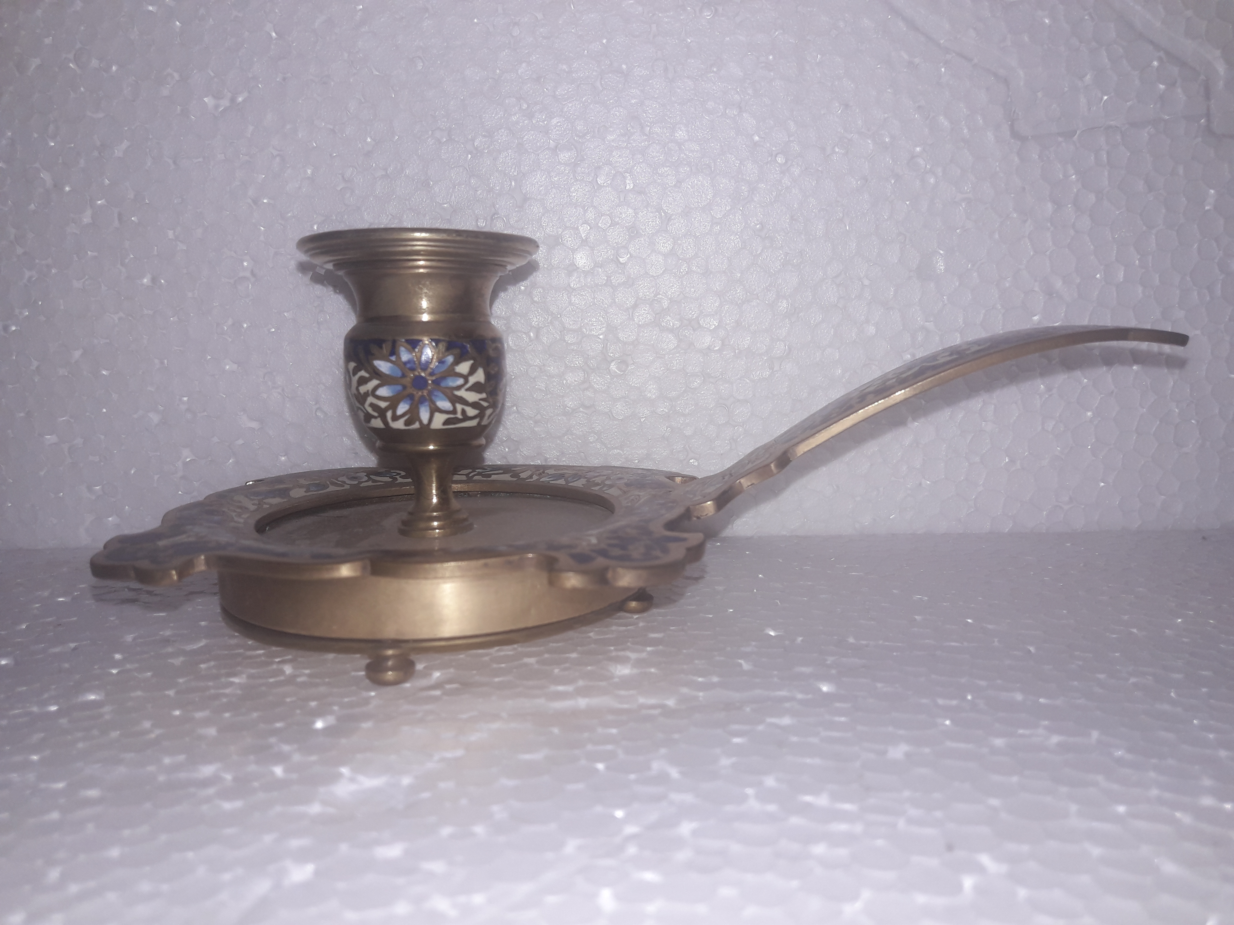 Palmatória com cabo longo – Metal dourado – Decoração em esmalte... - foto 2 de 2