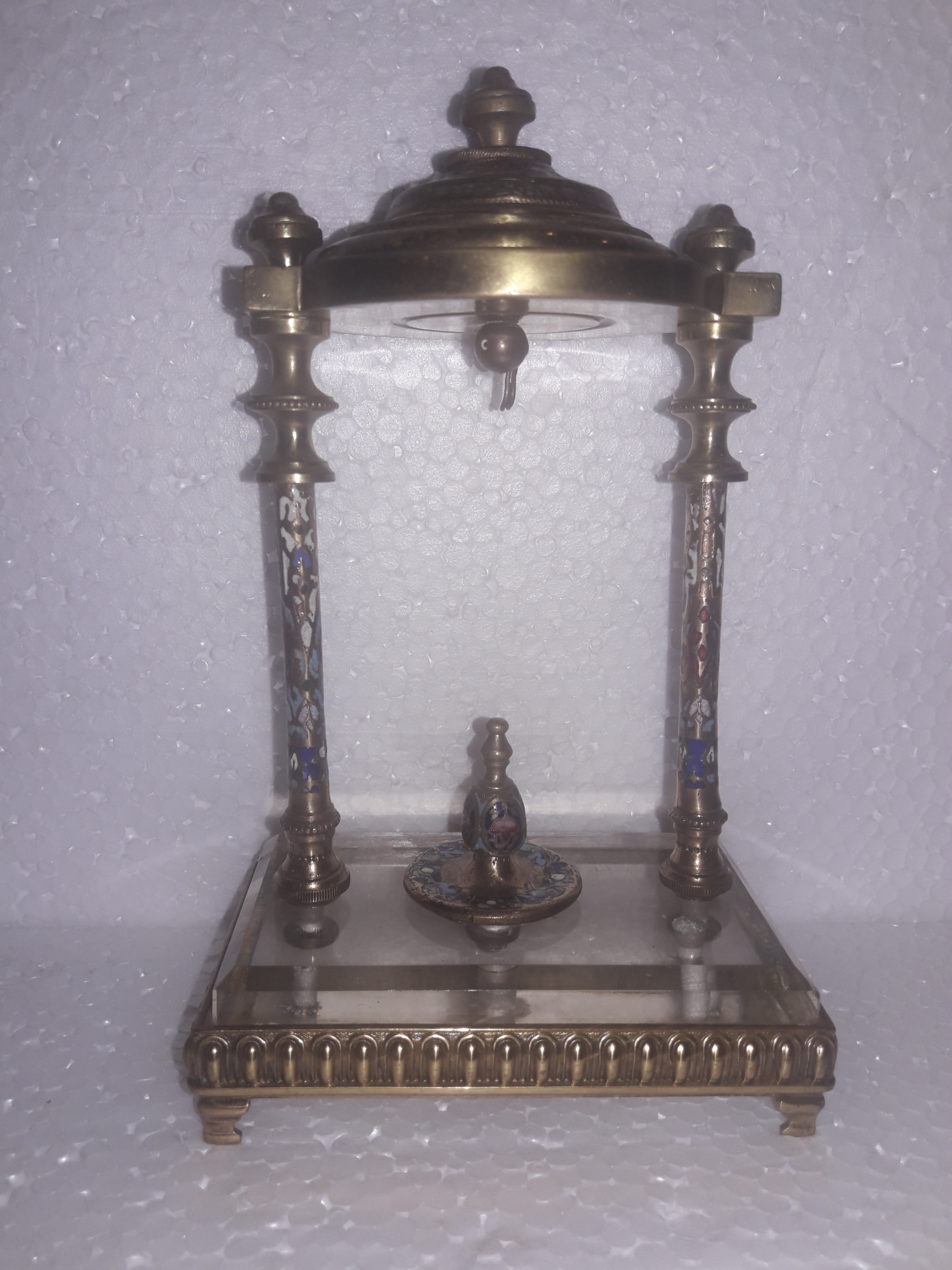 Porta relógio de algibeira – Capelinha em metal dourado – Decoração... - foto 1 de 2