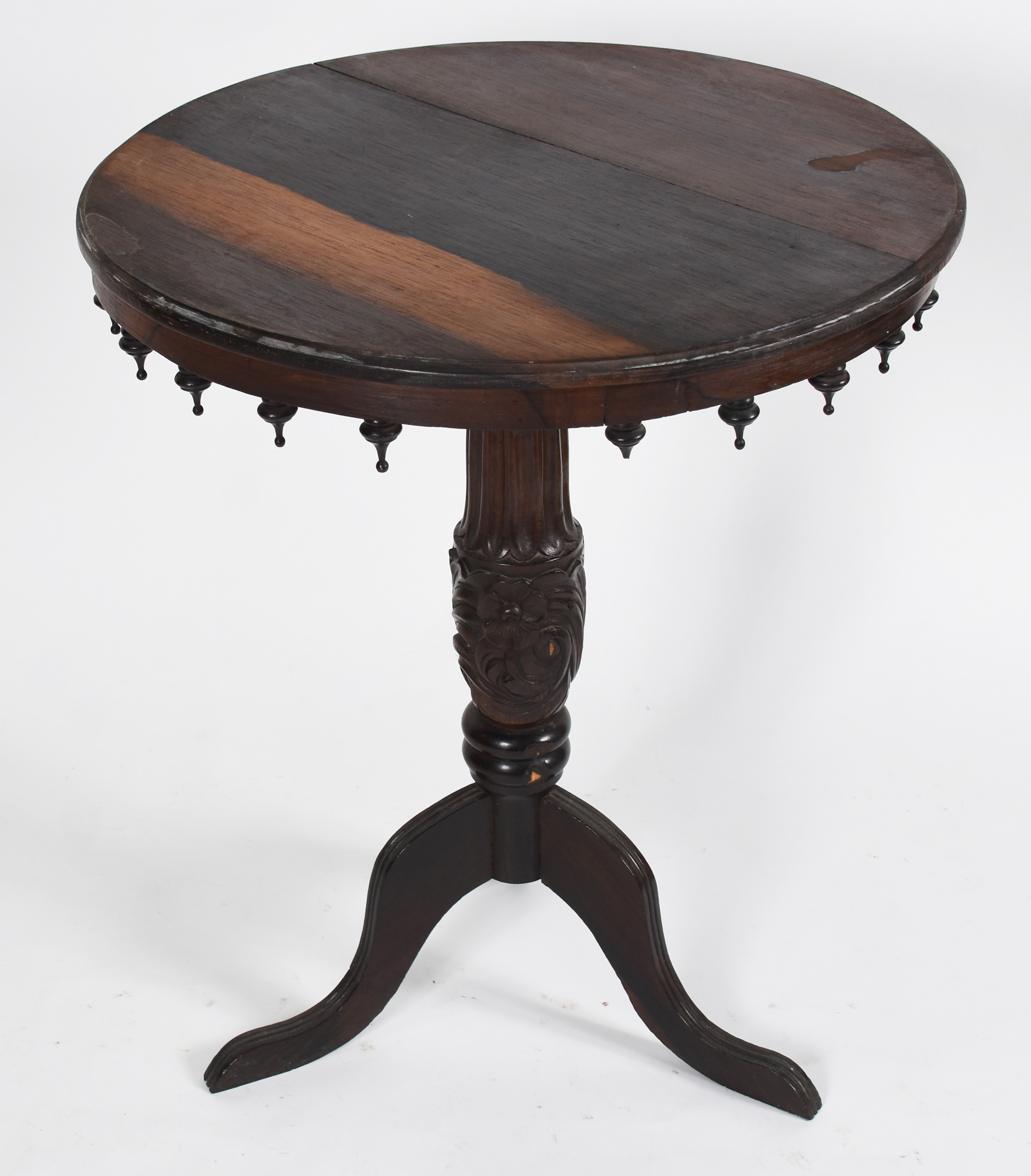 Mesa/guéridon de jacarandá, saia com pinos torneados, base central... - foto 3 de 5