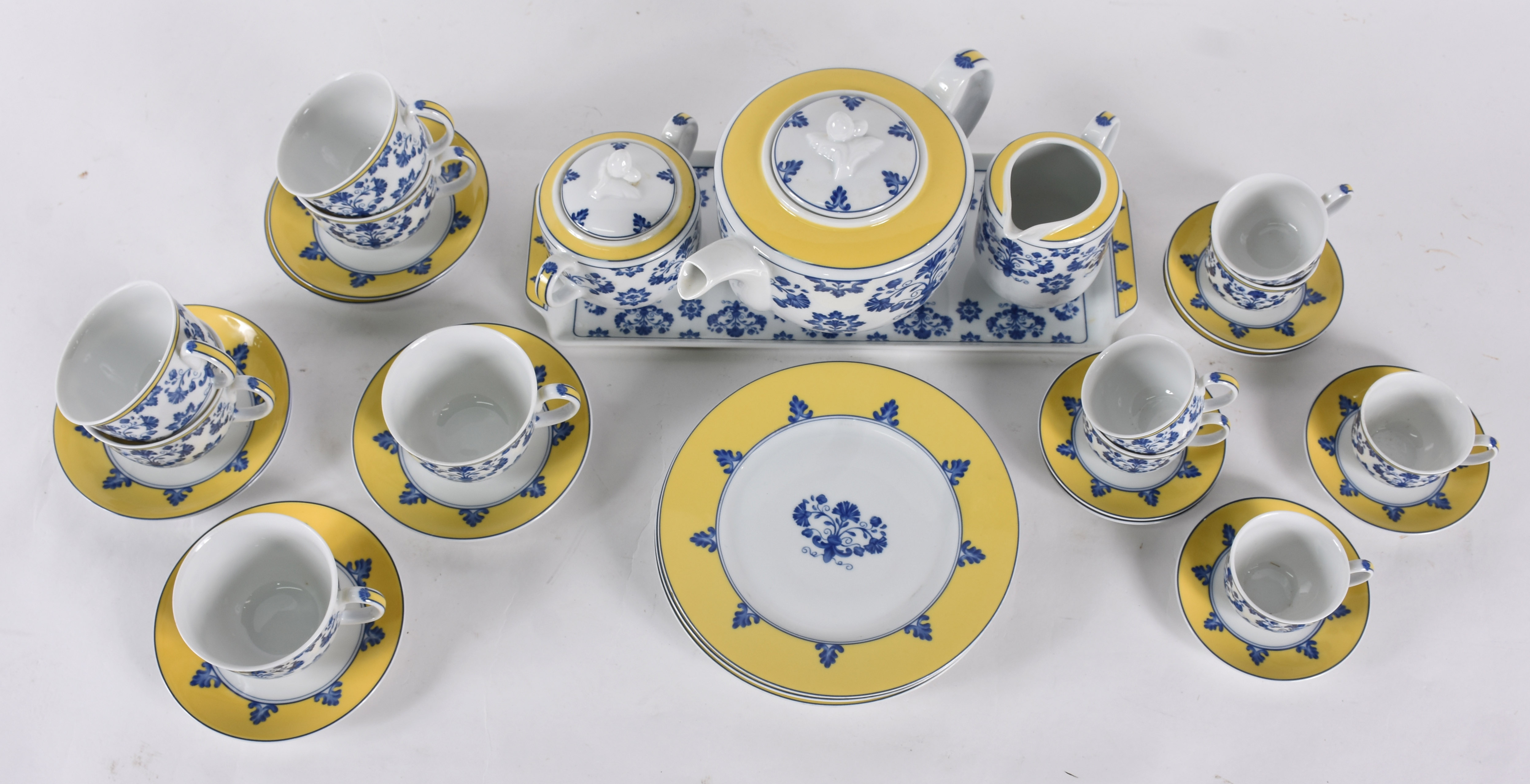 Serviço para chá e café de porcelana portuguesa Vista Alegre composto... - foto 1 de 7