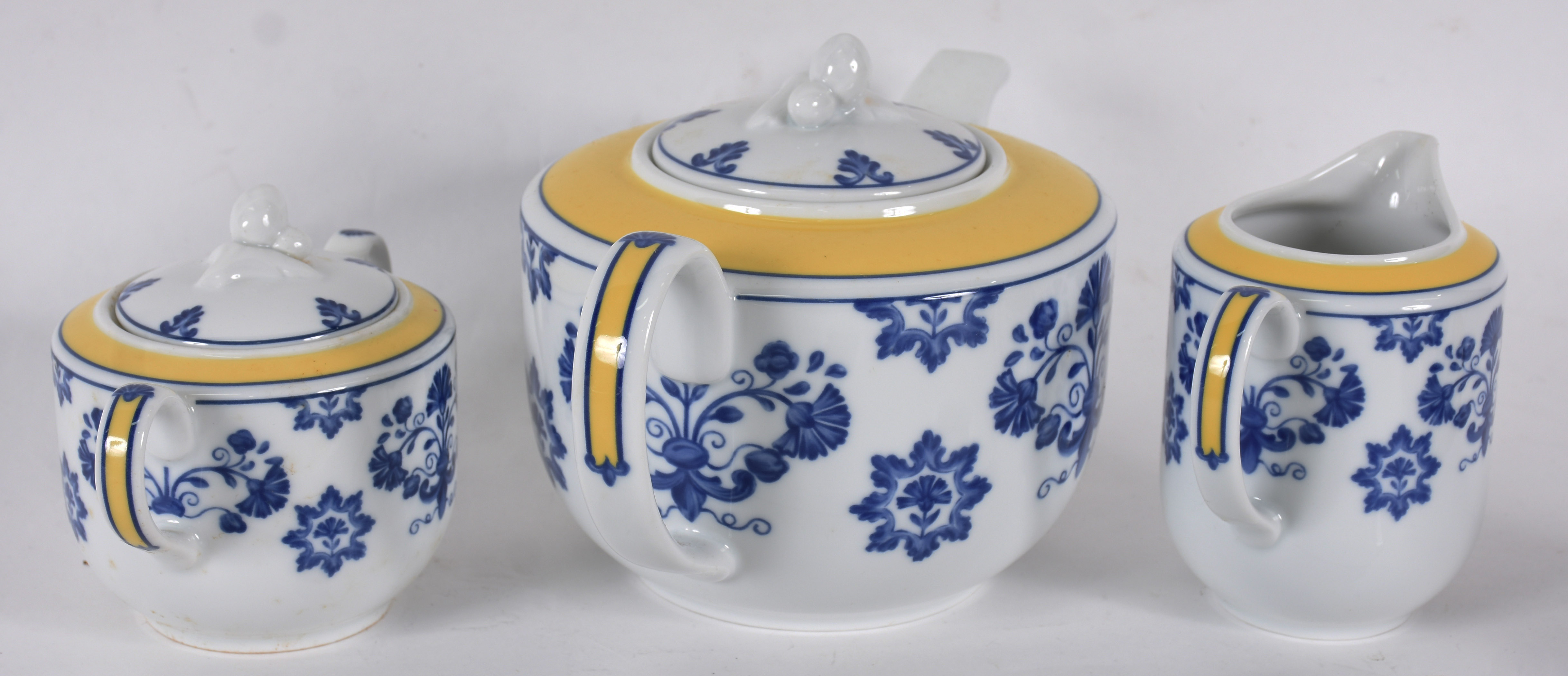 Serviço para chá e café de porcelana portuguesa Vista Alegre composto... - foto 4 de 7