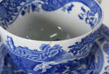 Serviço azul e branco de porcelana SPODE , Engl... - Serviço azul e branco de porcelana SPODE , England  composto de : 9 pratos rasos; 8 para sobremesa ; 6 xícaras  de chá com pires ( 1 bicada) ; b...