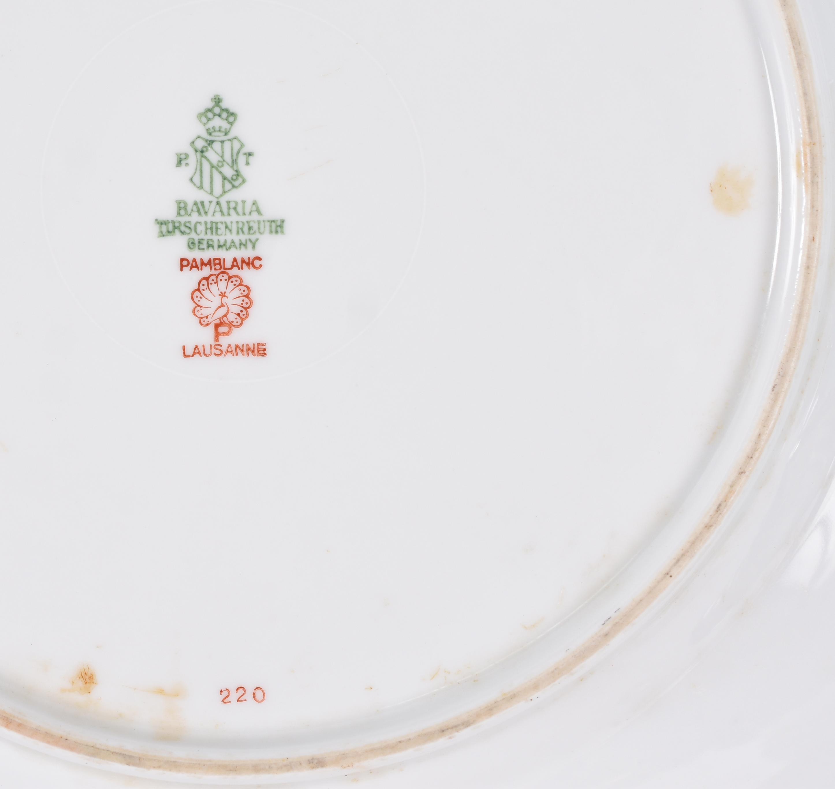 Diversas peças de porcelana, sendo : Deusa tailandesa na cor azul... - foto 2 de 8