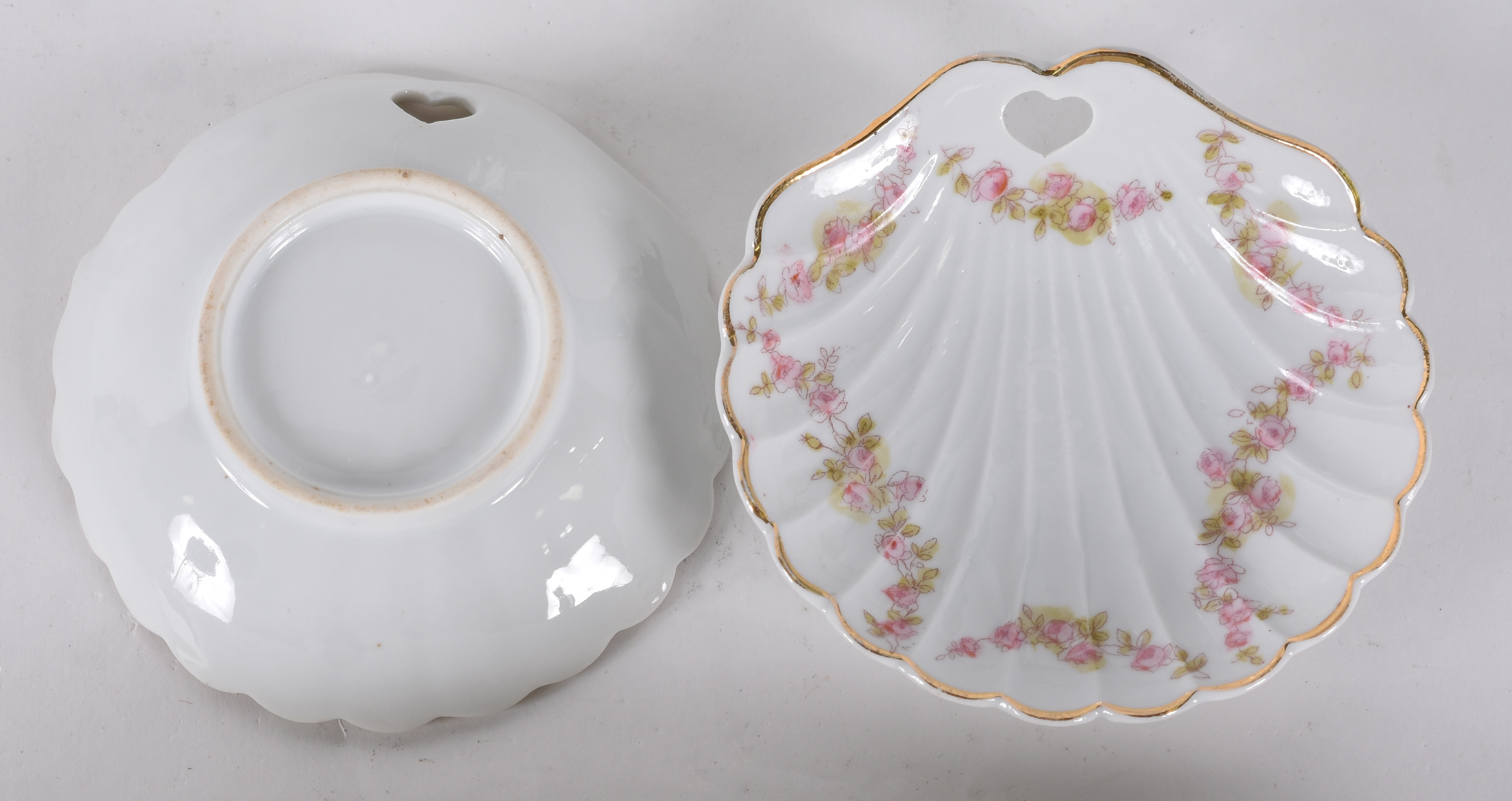 Diversas peças de porcelana, sendo : Deusa tailandesa na cor azul... - foto 4 de 8