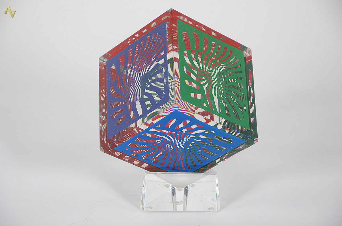 VICTOR VASARELY - Cubo com base editado pelo Rosenthal, não assinado. - foto 1 de 2