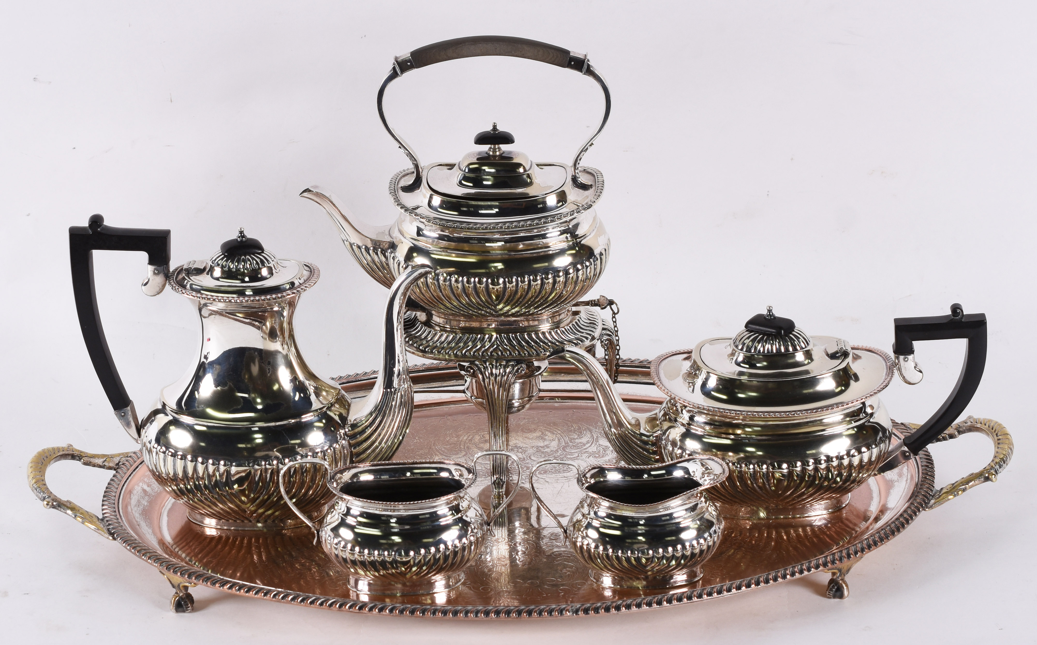 Baixela de chá e café de Silverplate inglês, composto de samovar... - foto 2 de 7