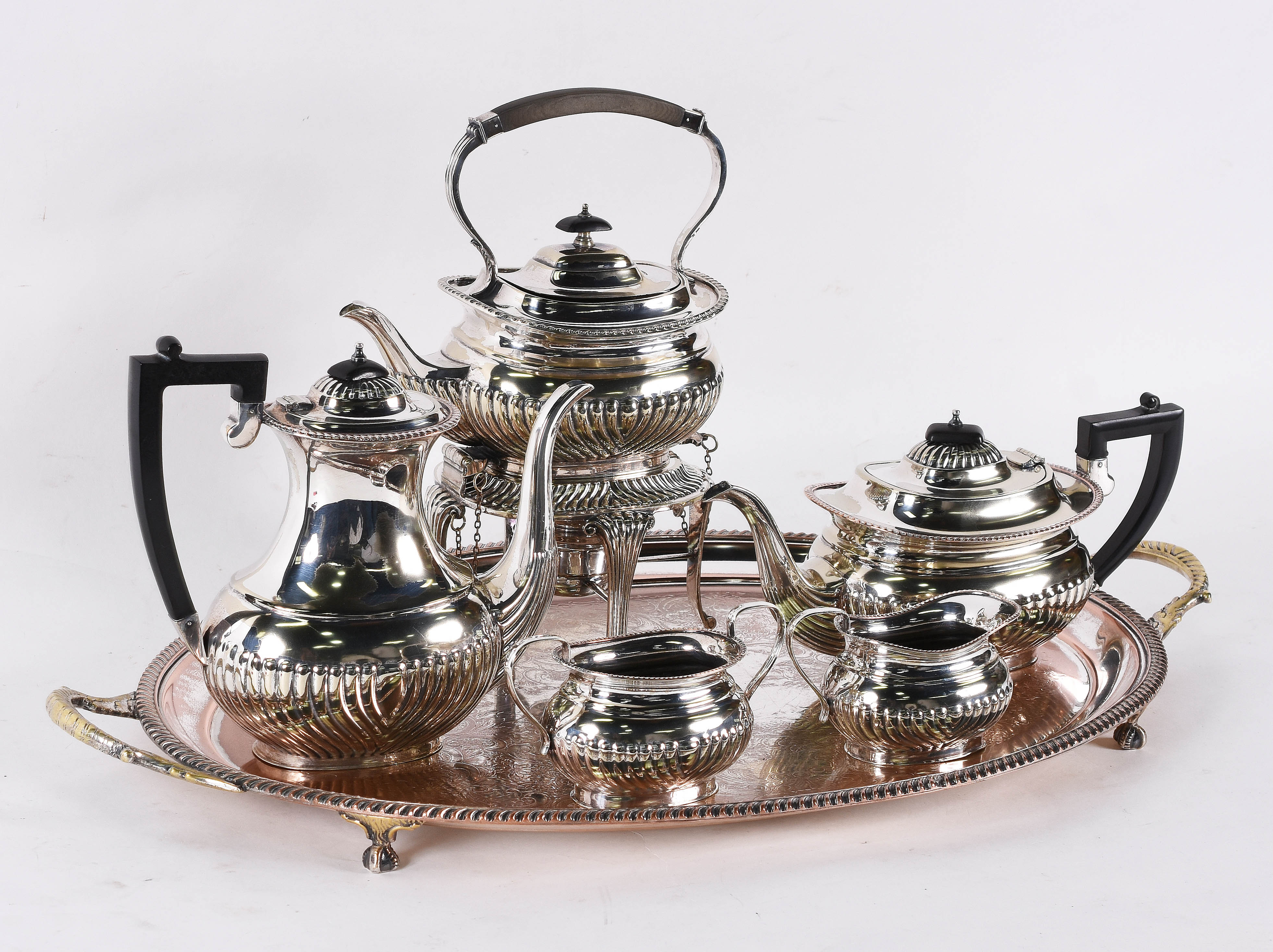 Baixela de chá e café de Silverplate inglês, composto de samovar... - foto 3 de 7
