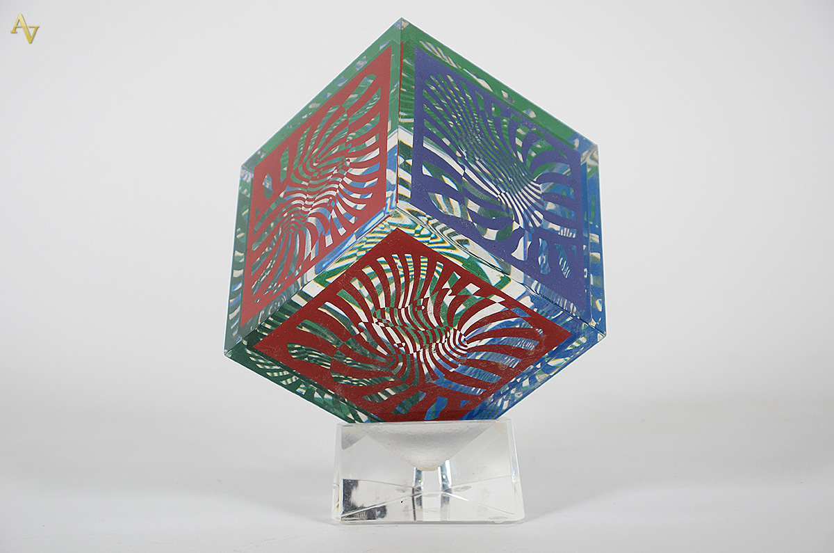 VICTOR VASARELY - Cubo com base editado pelo Rosenthal, não assinado. - foto 2 de 2