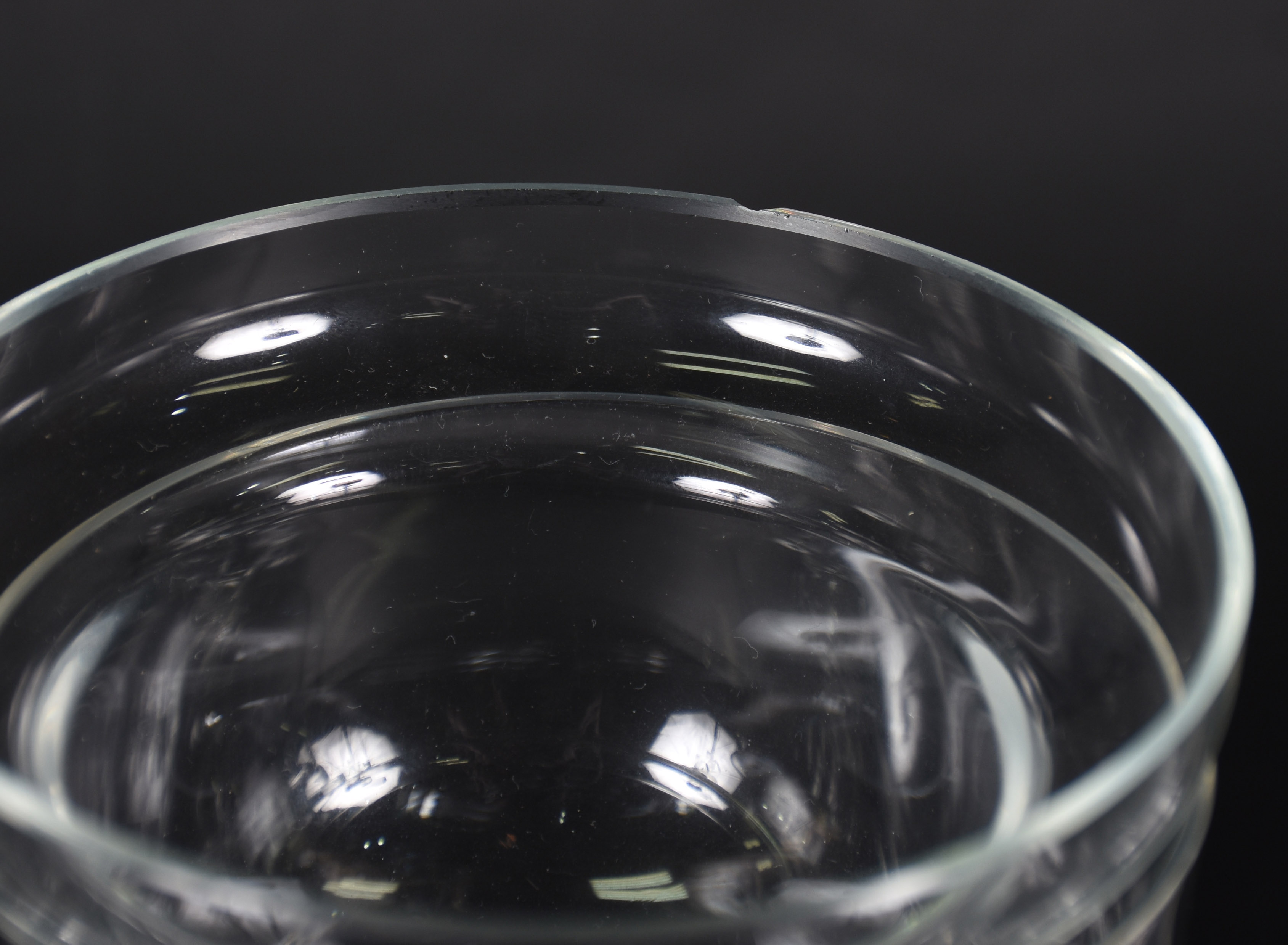 Nove taças para coquetel de camarão e 11 copos de cristal para cognac... - foto 4 de 4