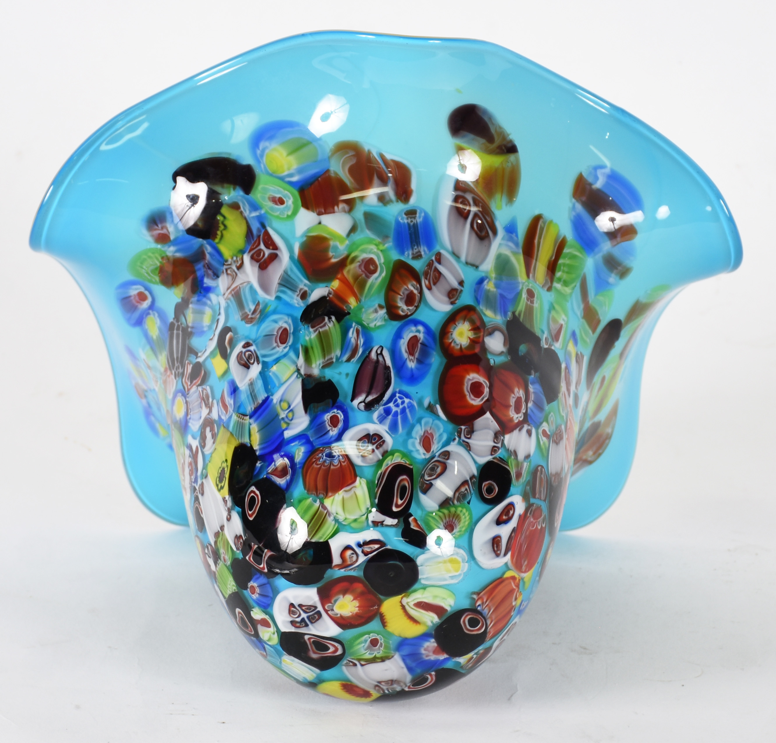 Cachepot de murano com fundo na cor turquesa e decoração milifiori... - foto 4 de 5