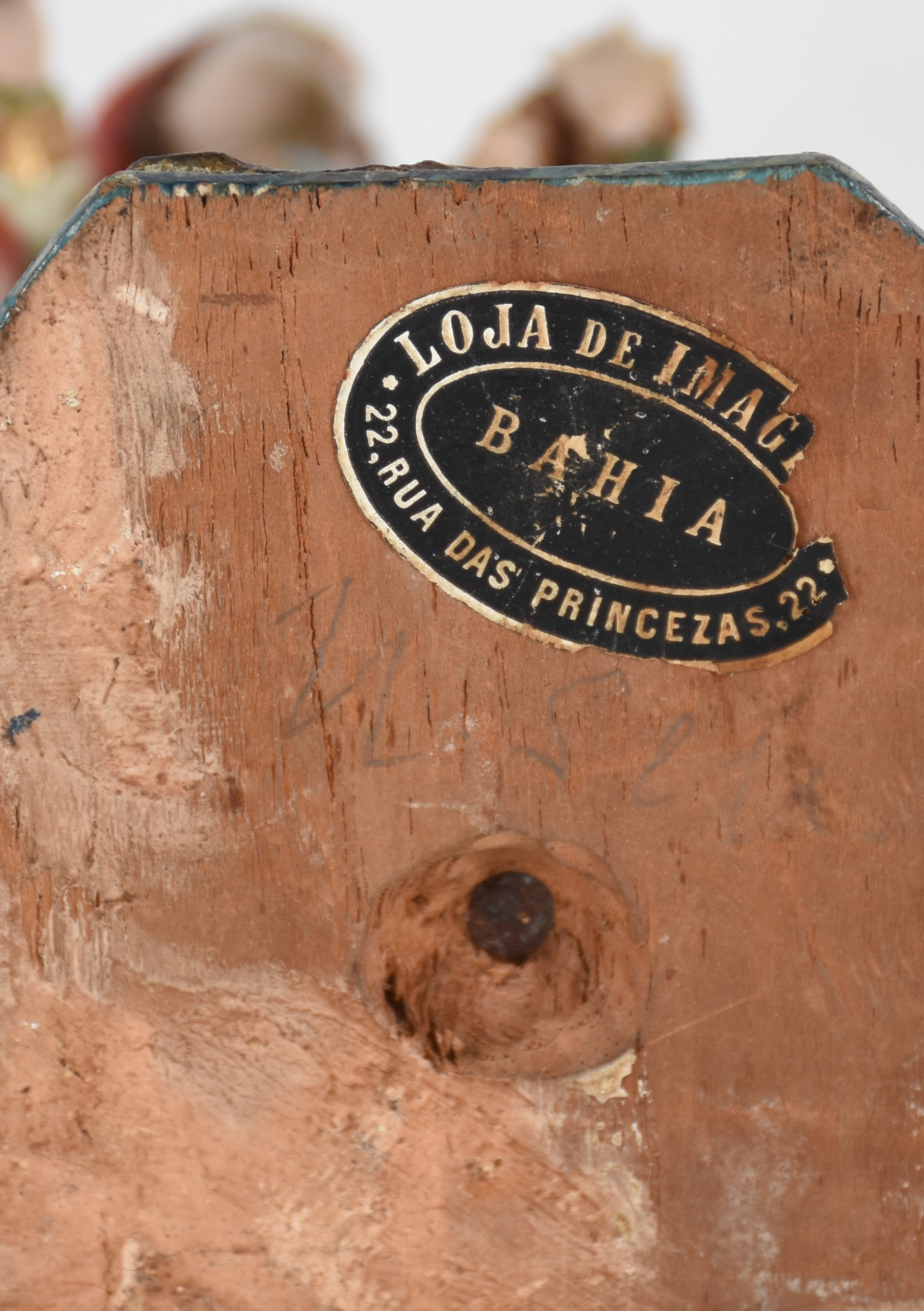 Imagem baiana representando Santa com menino, de madeira policromada... - foto 4 de 5