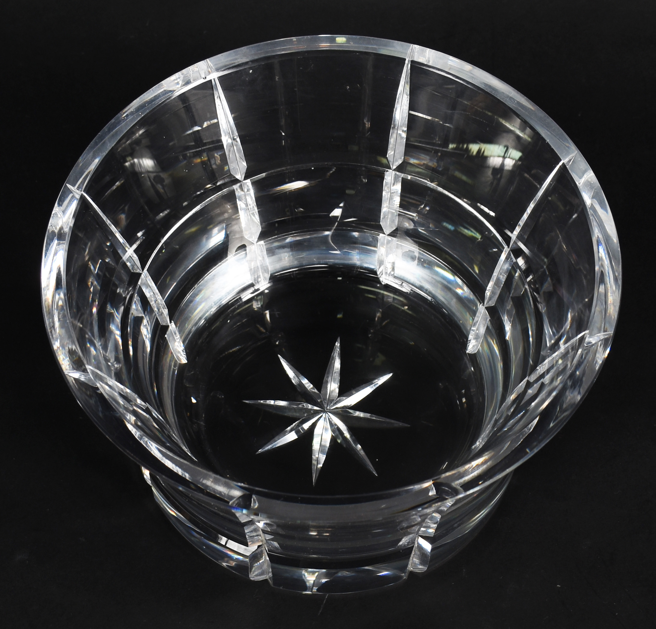 Bowl em bloco de cristal europeu lapidado em frisos. - foto 2 de 4