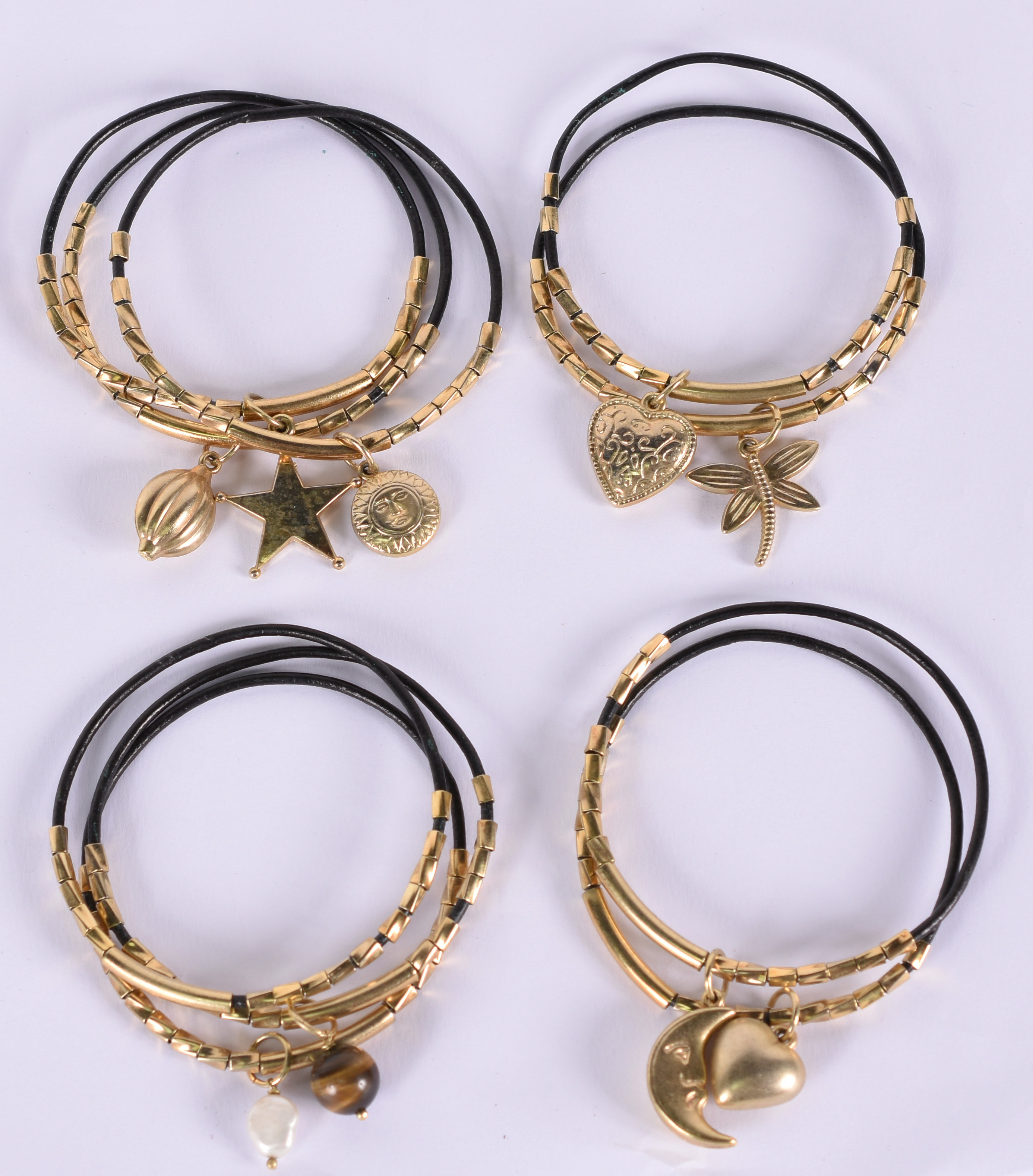 Dez pulseiras de rabo de elefante com metal dourado (Por questão de... - foto 1 de 6