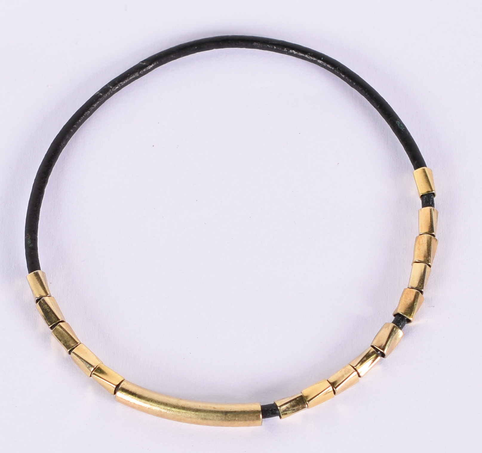 Dez pulseiras de rabo de elefante com metal dourado (Por questão de... - foto 6 de 6