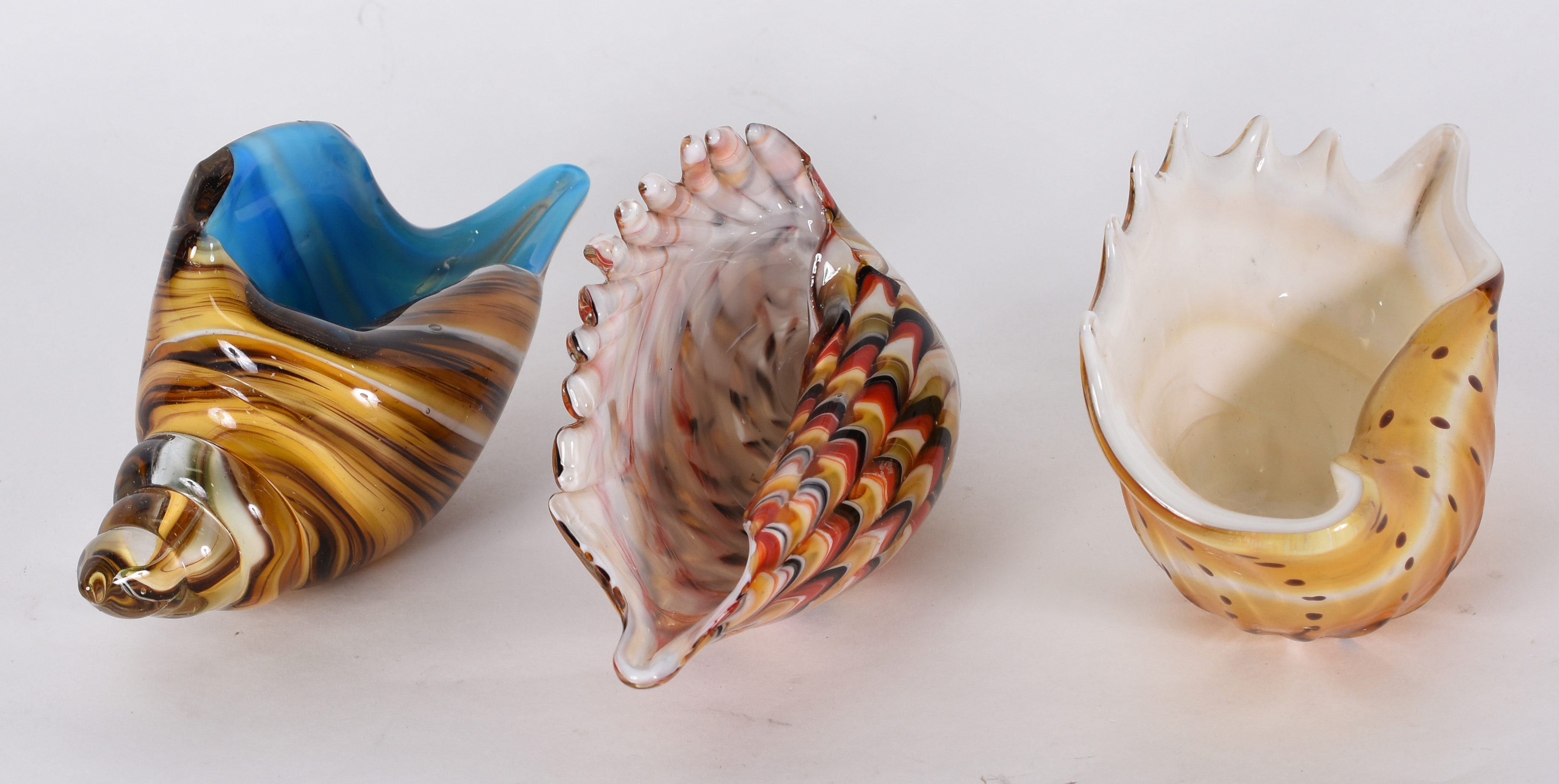 Três conchas de Murano. - foto 1 de 4