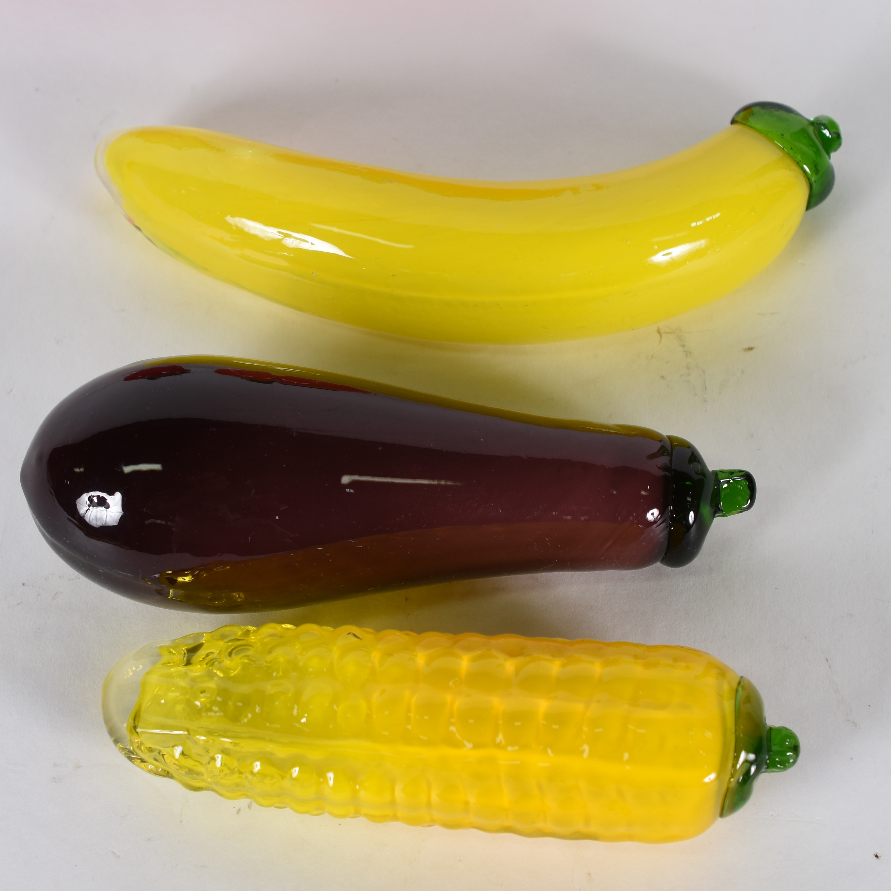 Sete peças diversas de Murano, legumes, frutas e pinguim . - foto 4 de 4
