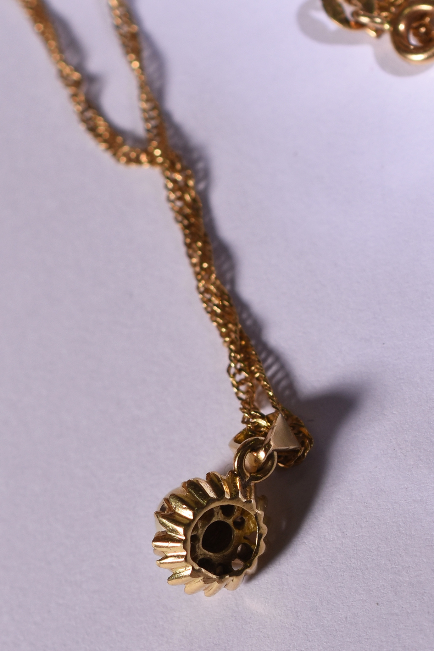 Colar de ouro 18k e pingente com pérolas e safiras (Por questão de... - foto 4 de 4