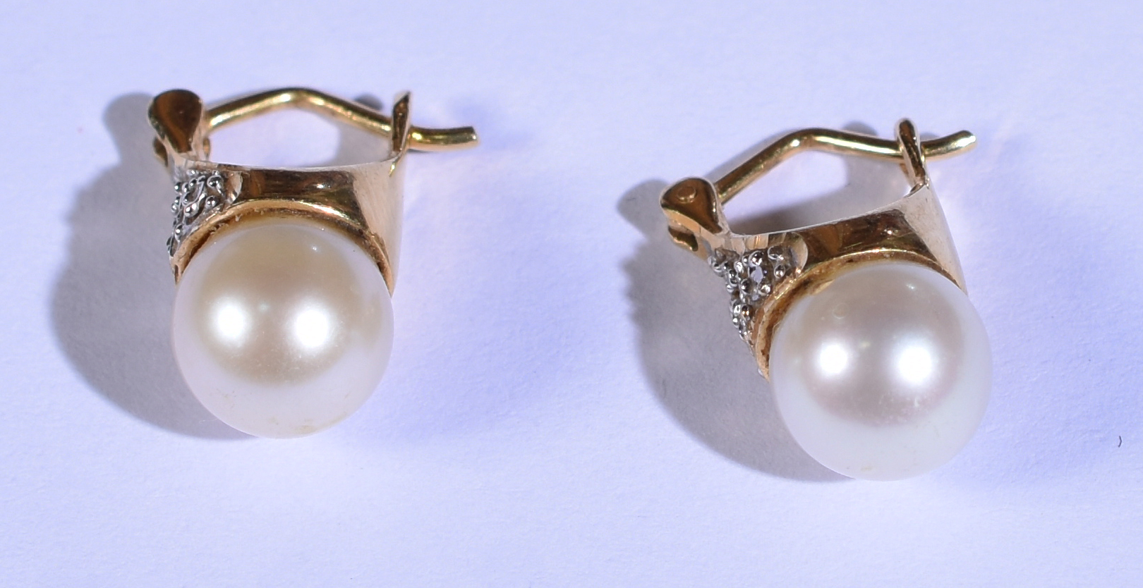 Par de brincos de ouro de ouro 18k com pérolas ( Por questão de... - foto 1 de 2