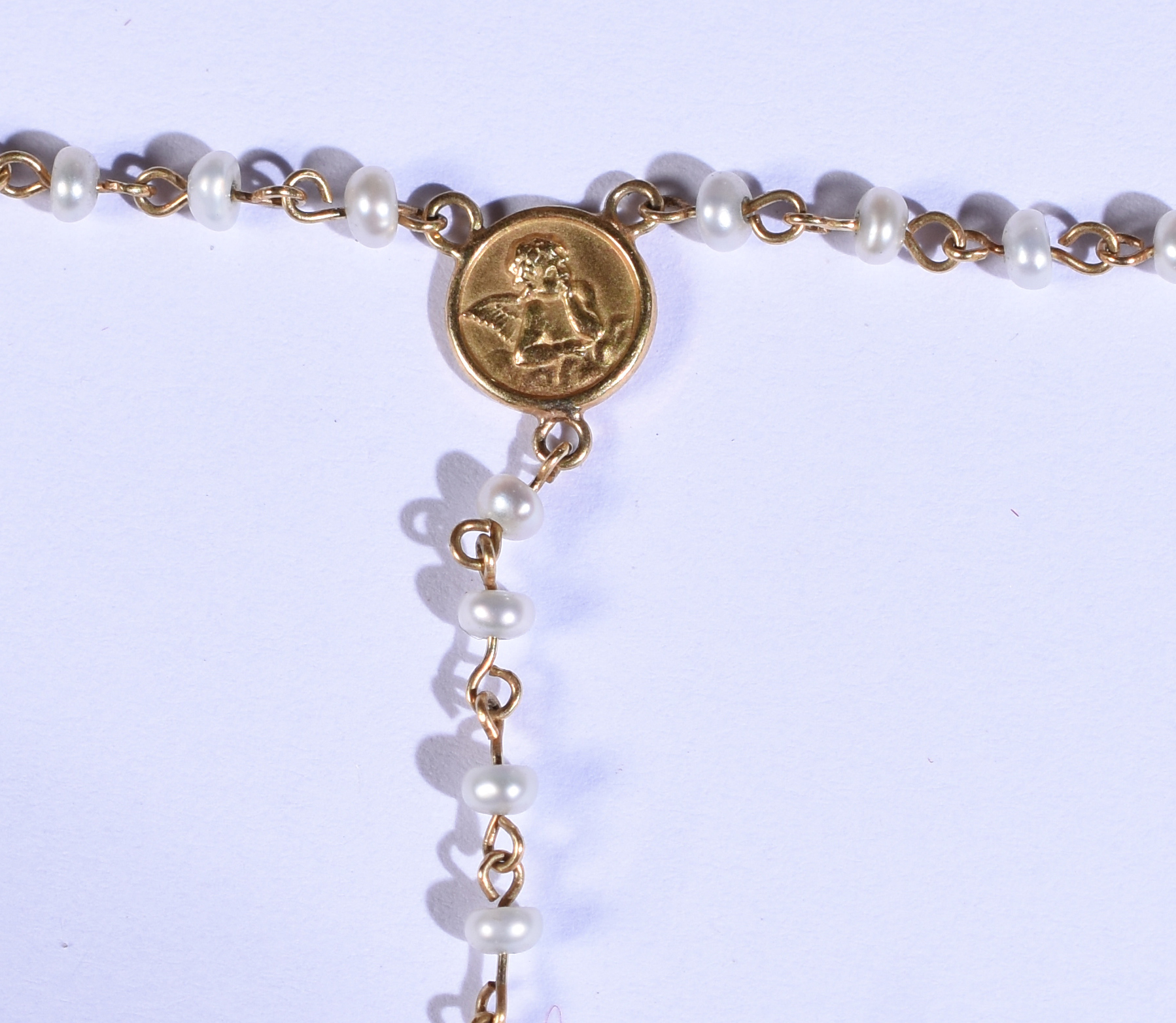 Gargantilha tipo terço de ouro 18k e mini pérolas ( Por questão de... - foto 2 de 3