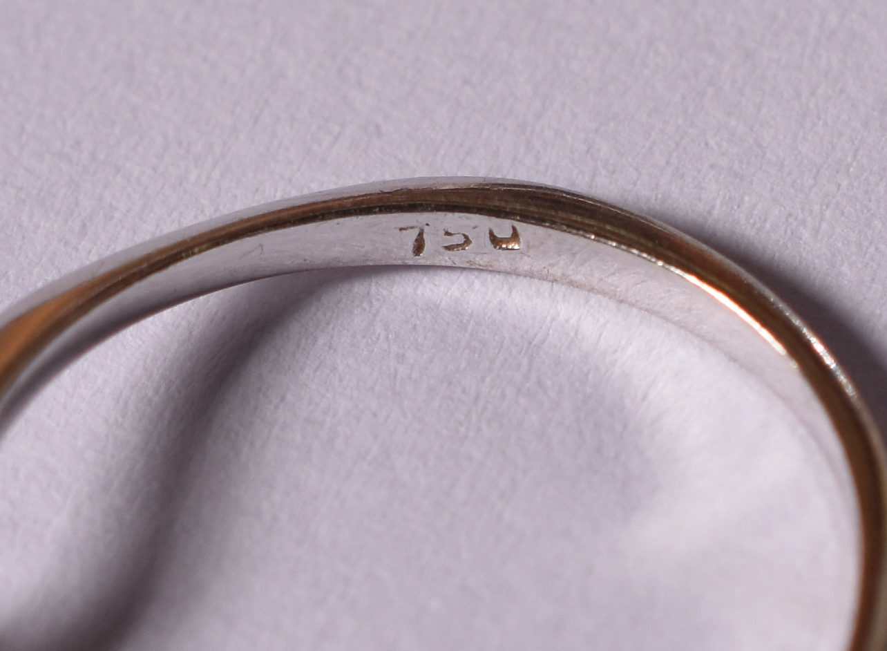Solitário de ouro branco com 1 brilhante de 0,25 ct. Aro 13 (Por... - foto 3 de 4