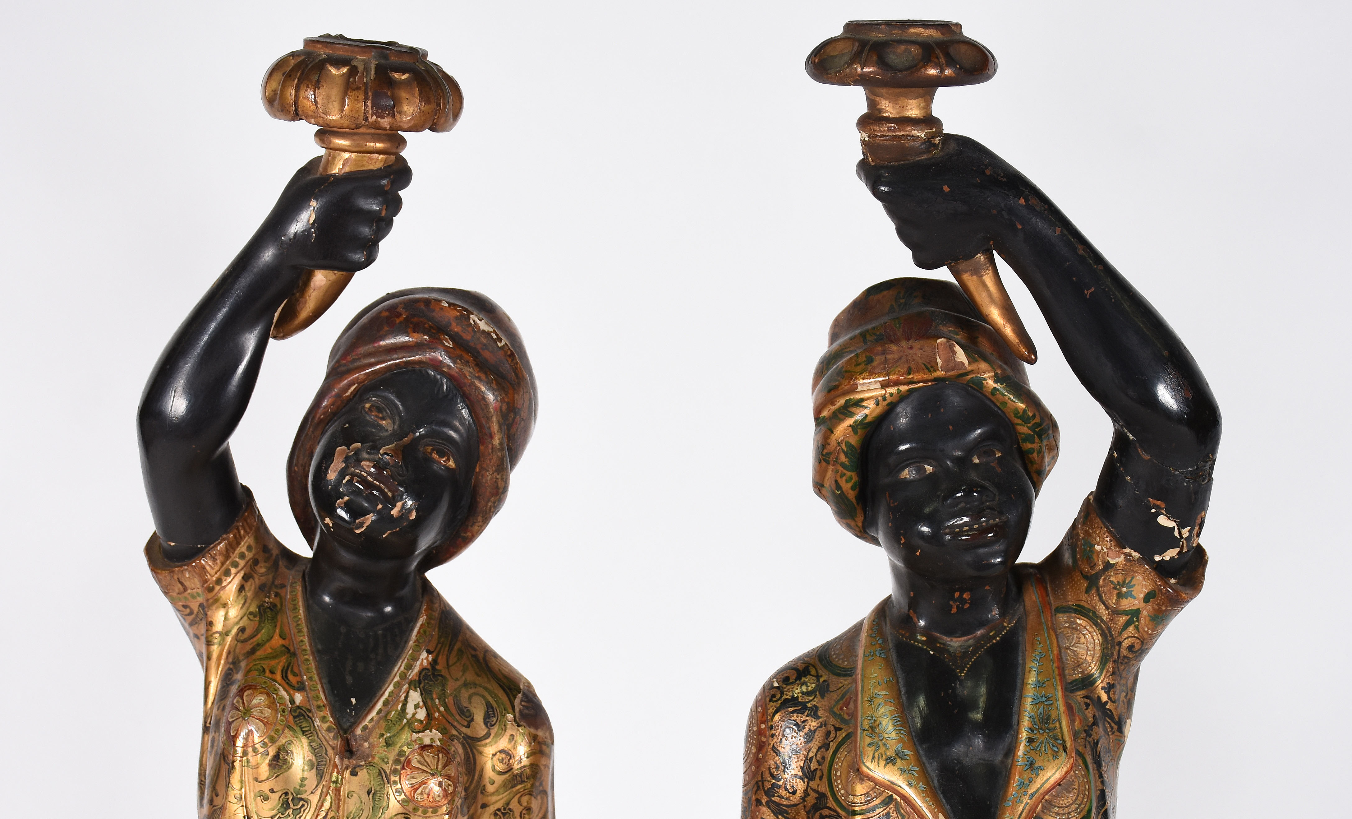 Par de excepcionais “Blackamoor” venezianos de madeira ricamente... - foto 4 de 10
