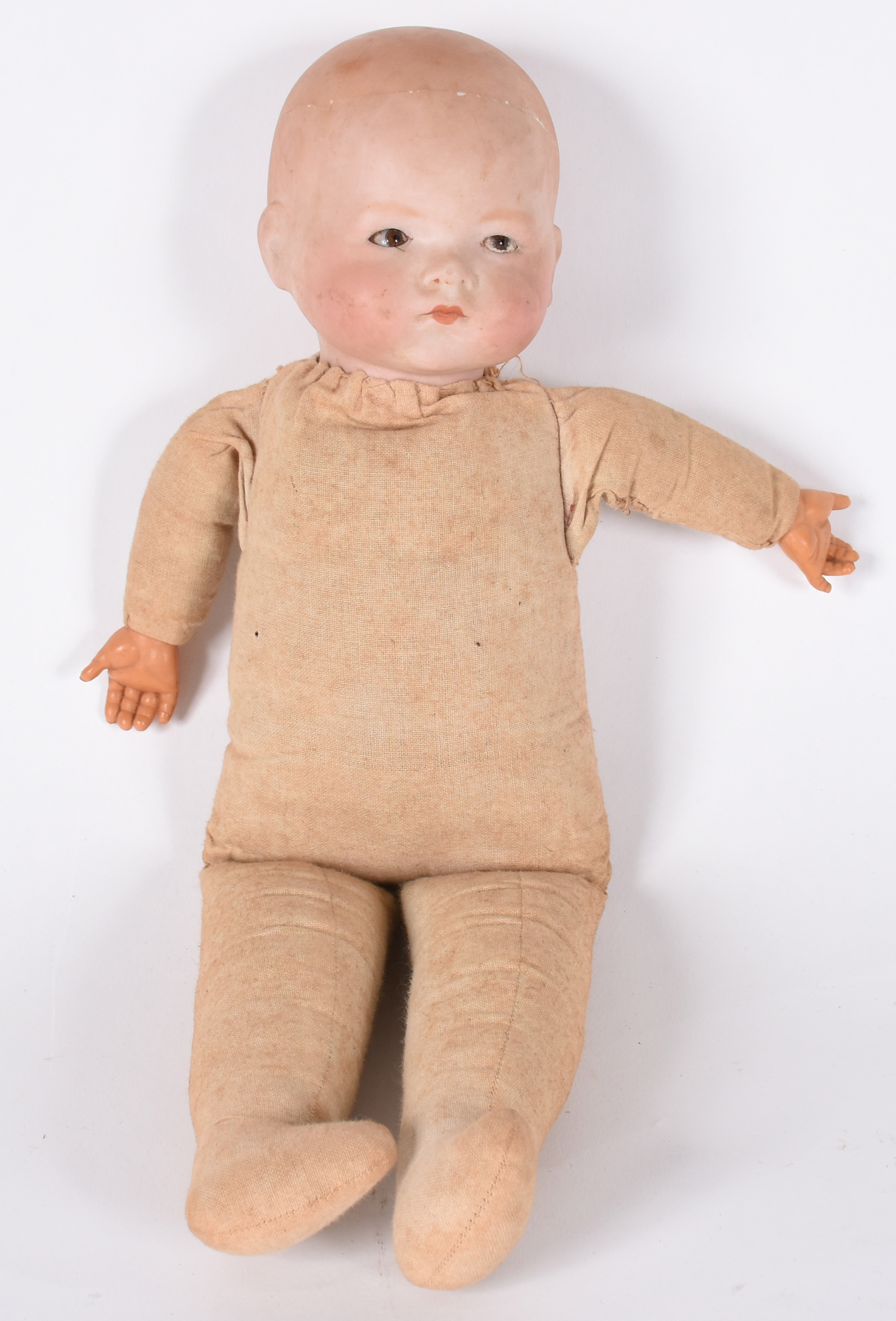 Boneca alemã de louça, olhos abrem e fecham, cabeça colada, corpo de... - foto 1 de 5