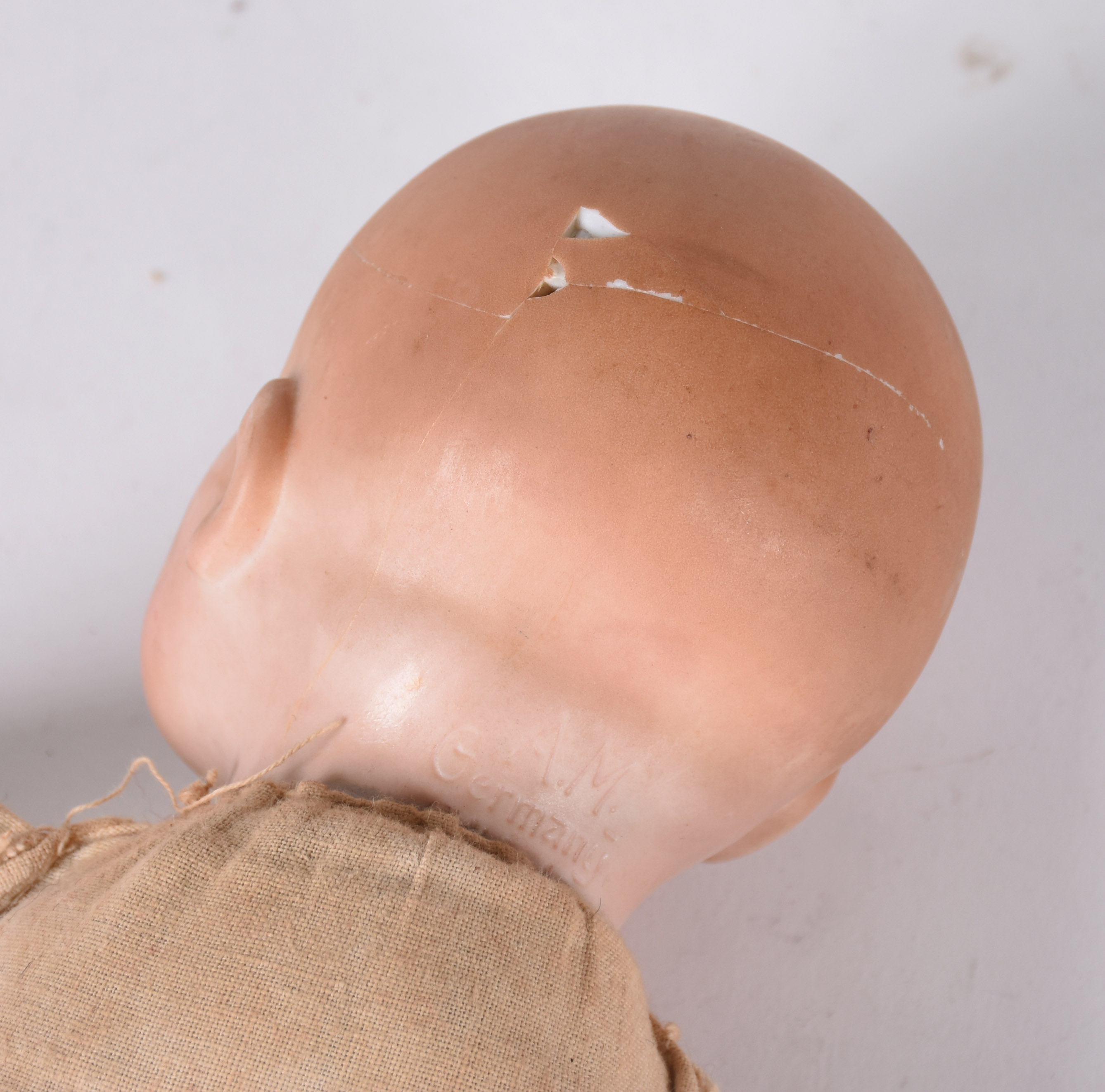 Boneca alemã de louça, olhos abrem e fecham, cabeça colada, corpo de... - foto 5 de 5