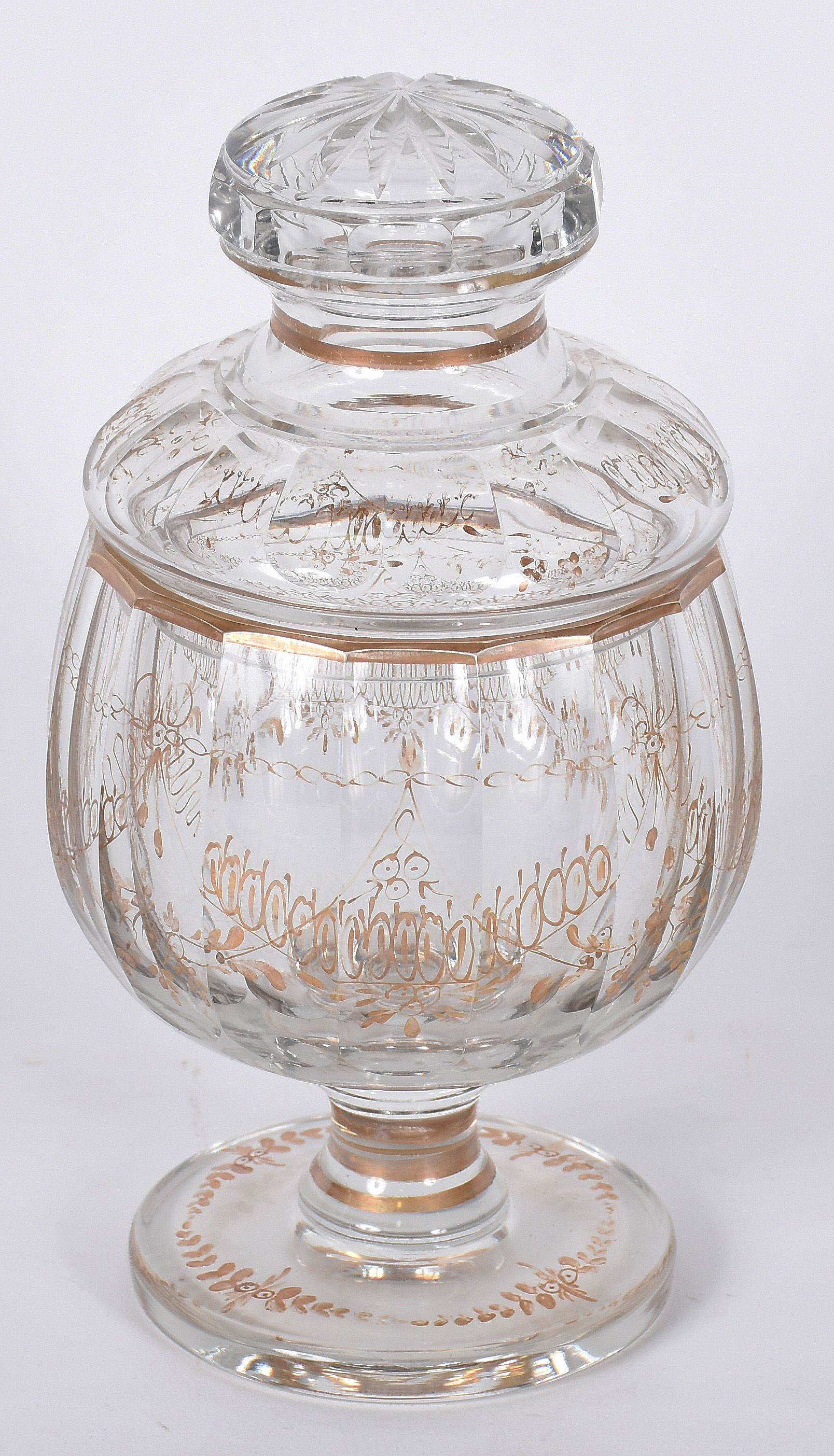 Compoteira de cristal europeu facetado com detalhes em dourado. - foto 2 de 3