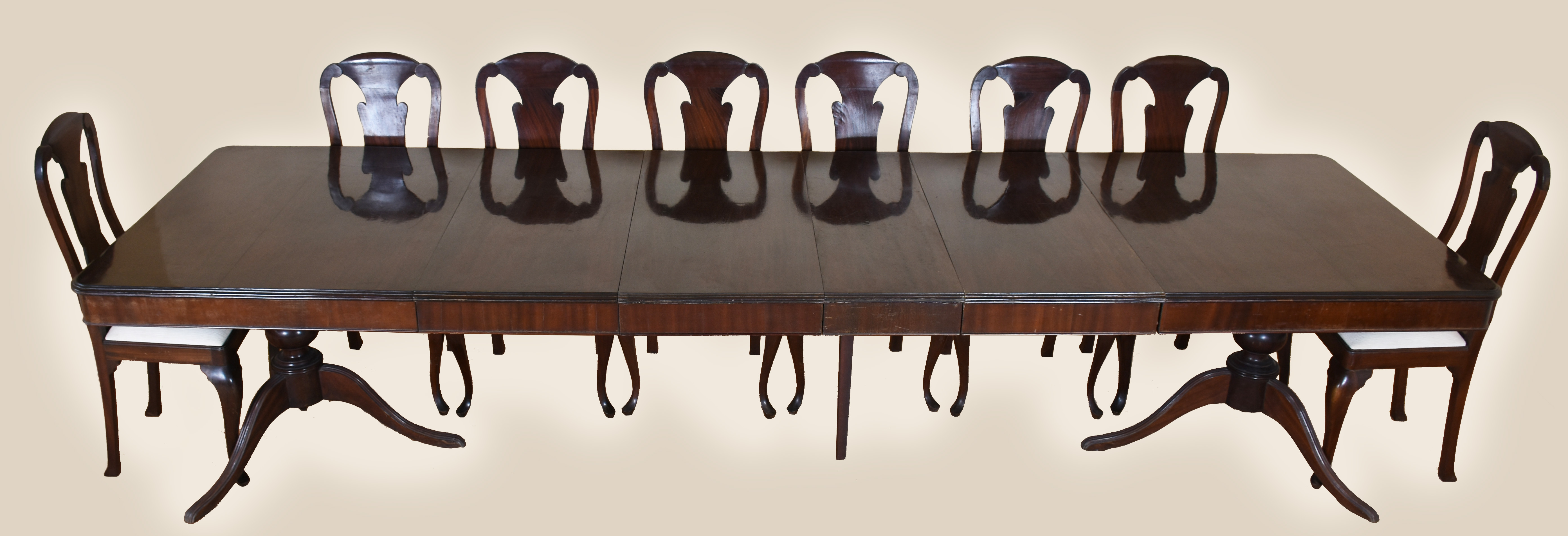 Grande mesa de jantar de madeira nobre, (medida fechada 180 x 108 + 3... - foto 2 de 9