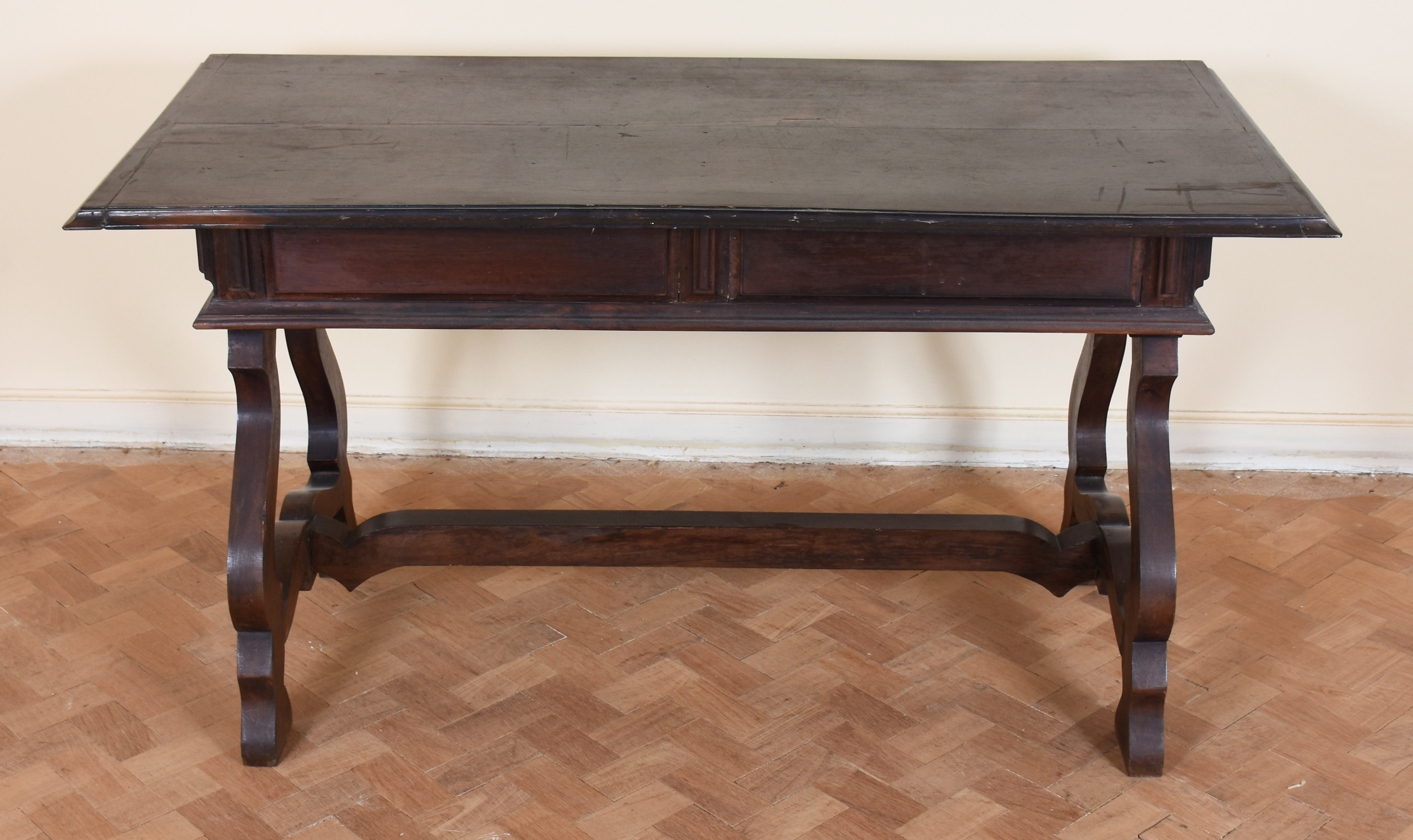 Mesa escrivaninha de jacarandá, estilo colonial, 2 gavetas, pernas em... - foto 5 de 5
