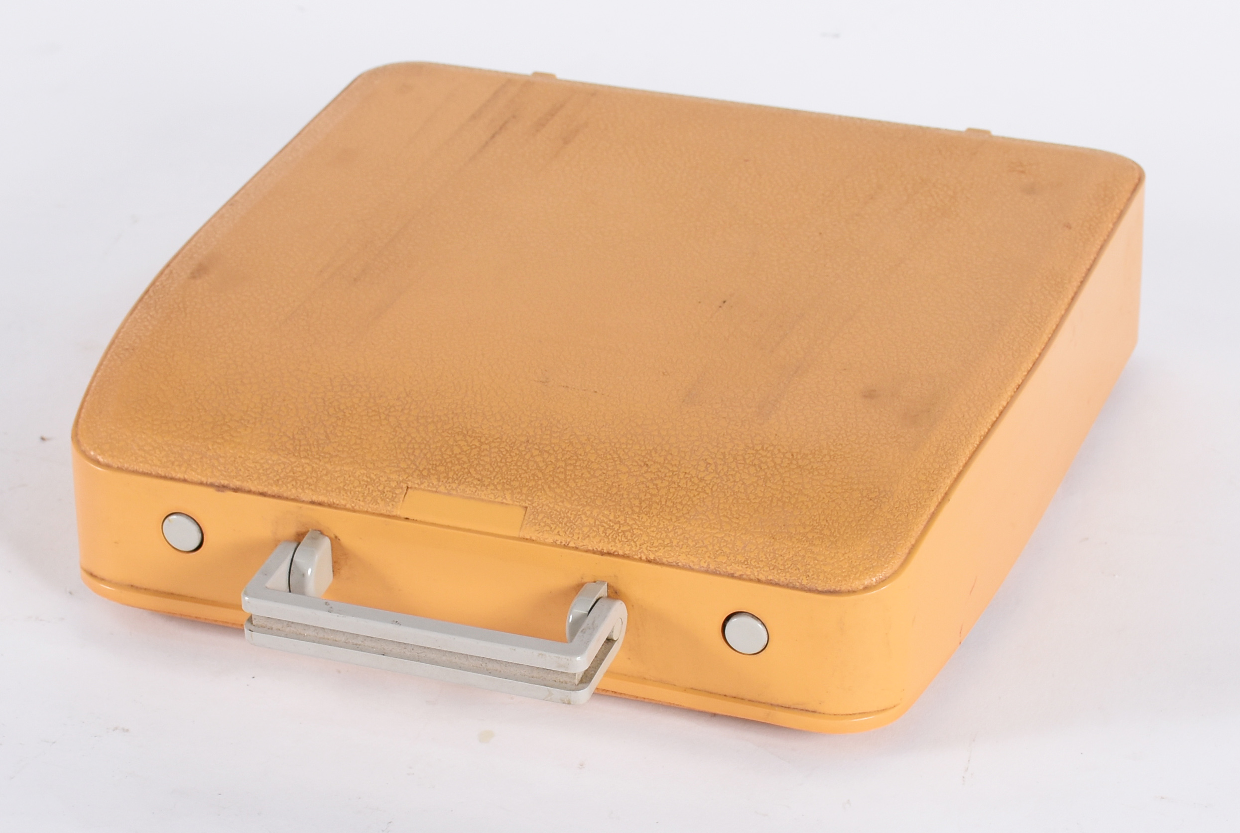 Antiga máquina de escrever portátil OLIVETTI lettera 82, no estojo . - foto 5 de 5